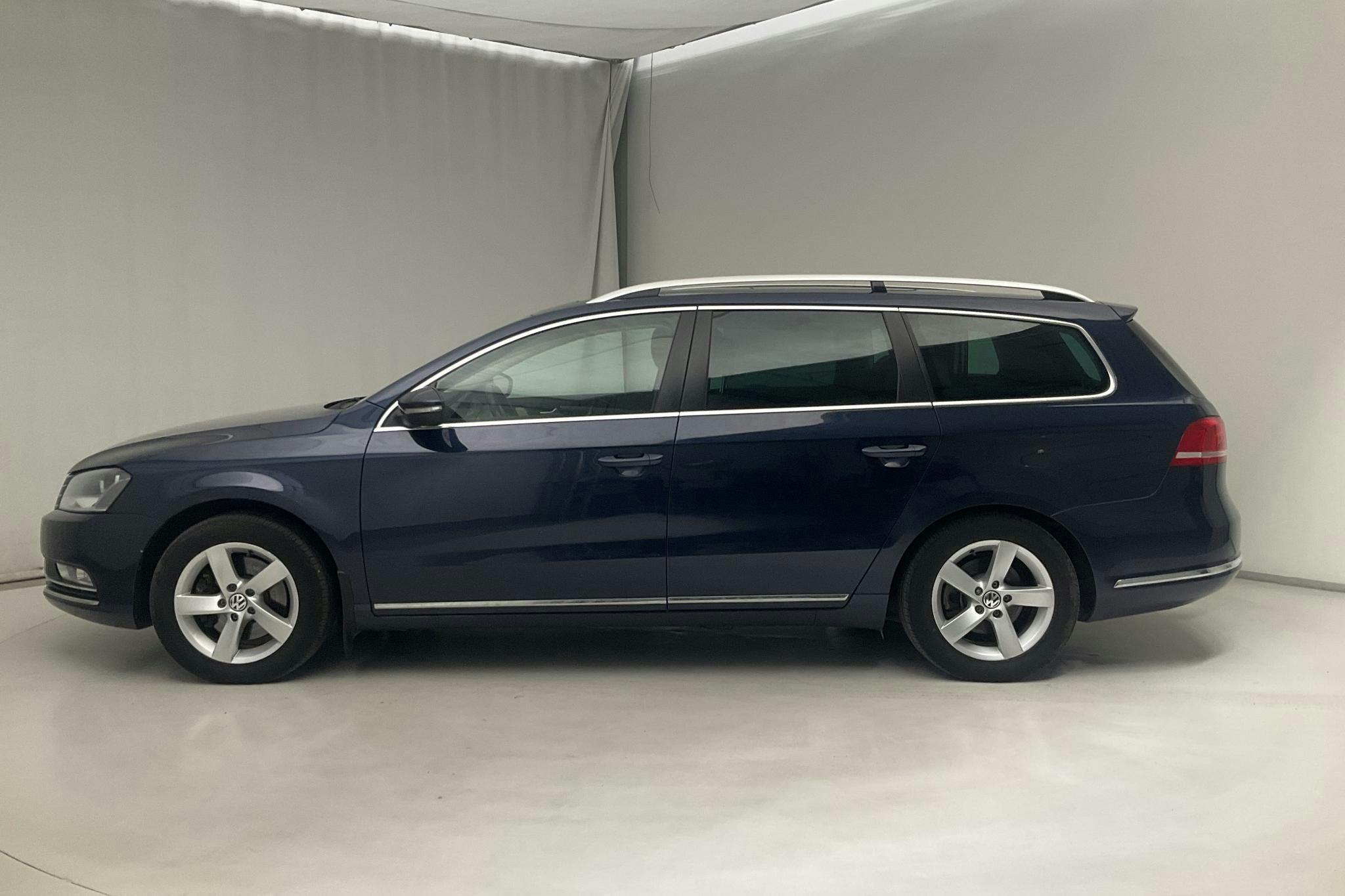 VW Passat 1.4 TSI EcoFuel Variant (150hk) - 14 661 mil - Automat - Dark Blue - 2014