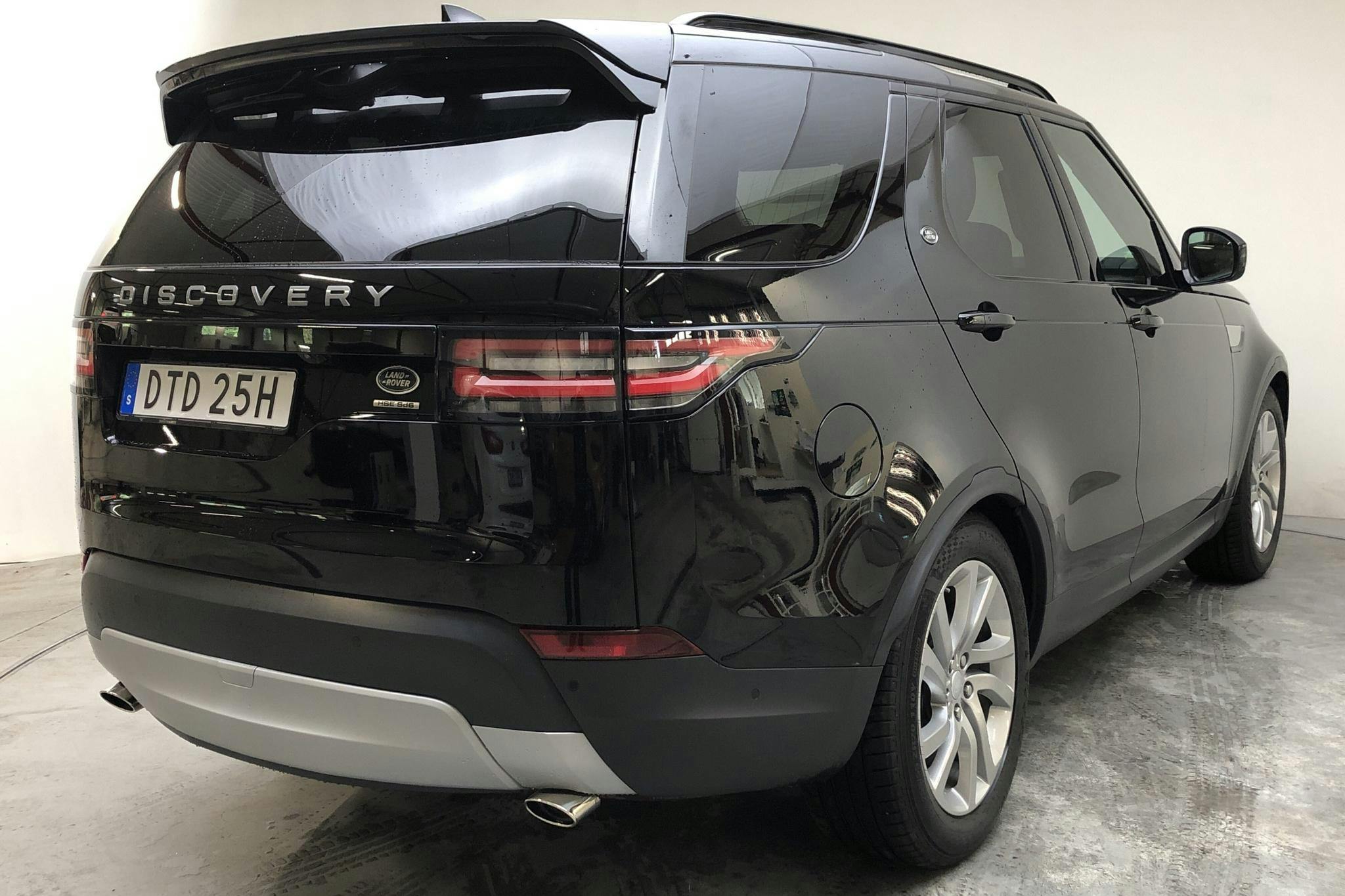 Land Rover Discovery 3.0L Diesel (306hk) - 7 087 mil - Automat - svart - 2019