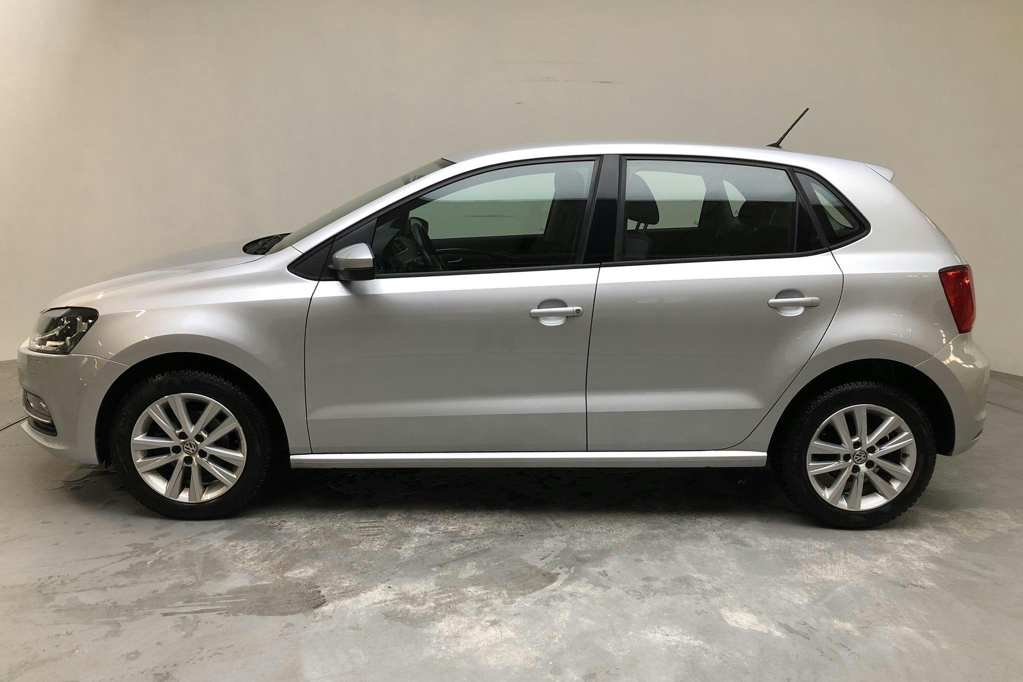 VW Polo 1.2 TSI 5dr (90hk) - 58 950 km - Manual - silver - 2017
