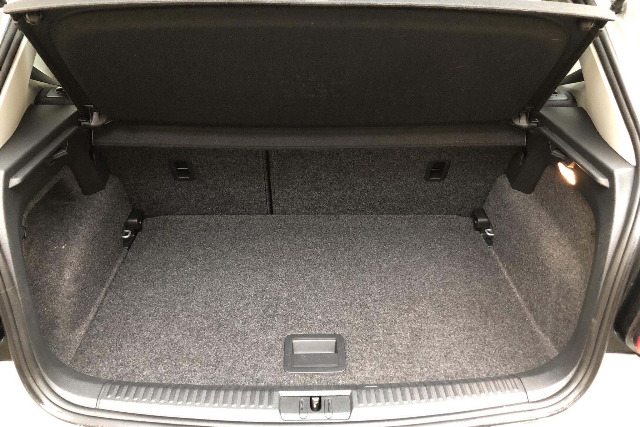 VW Polo 1.2 TSI 5dr (90hk) - 58 950 km - Manual - silver - 2017