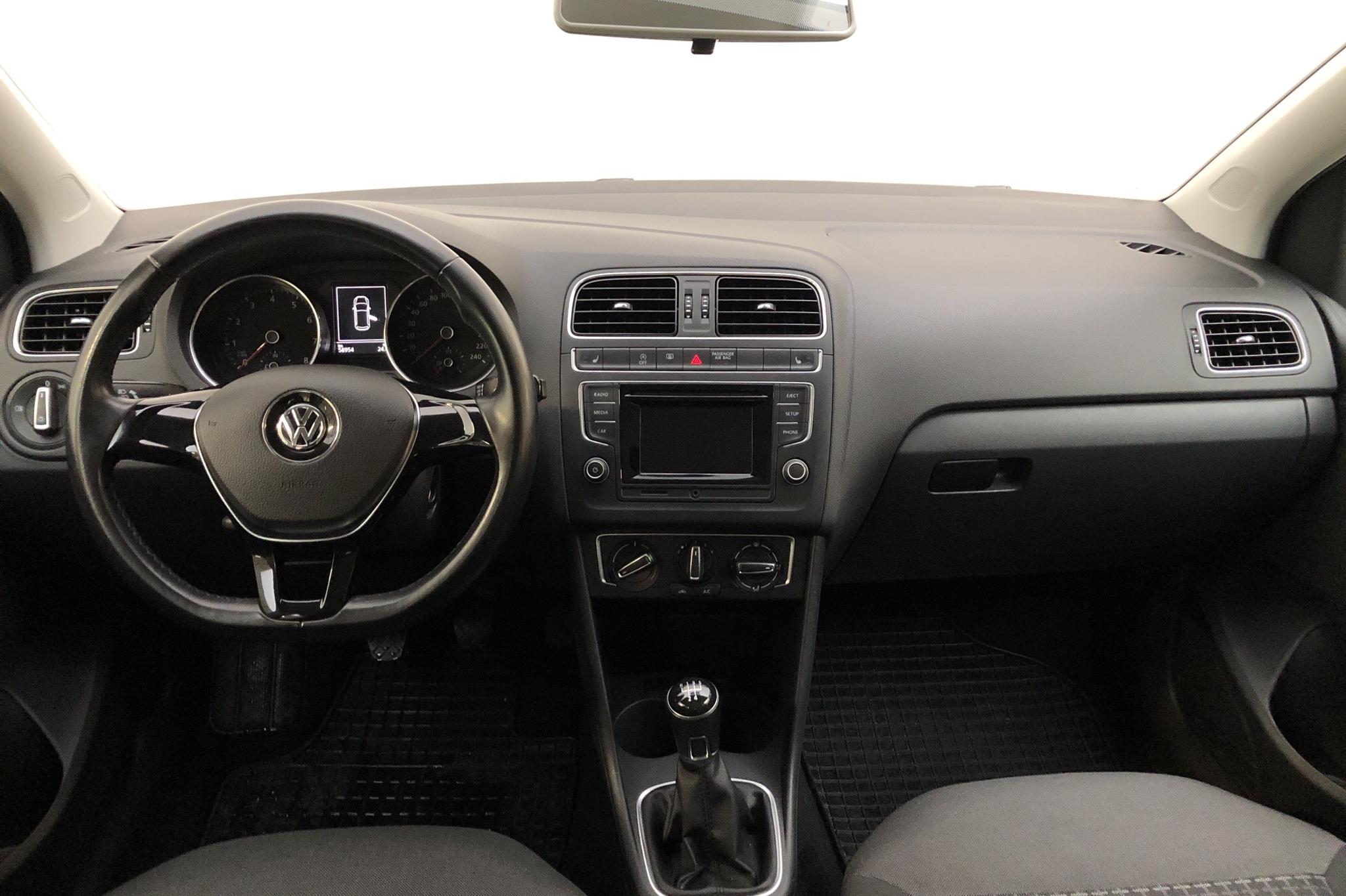 VW Polo 1.2 TSI 5dr (90hk) - 58 950 km - Manual - silver - 2017
