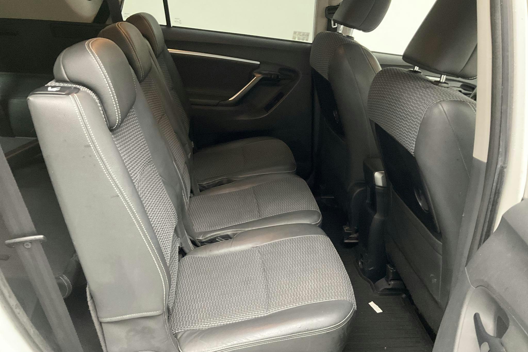 Toyota Verso VVT-i 1.8 (147hk) - 20 069 mil - Automat - vit - 2015