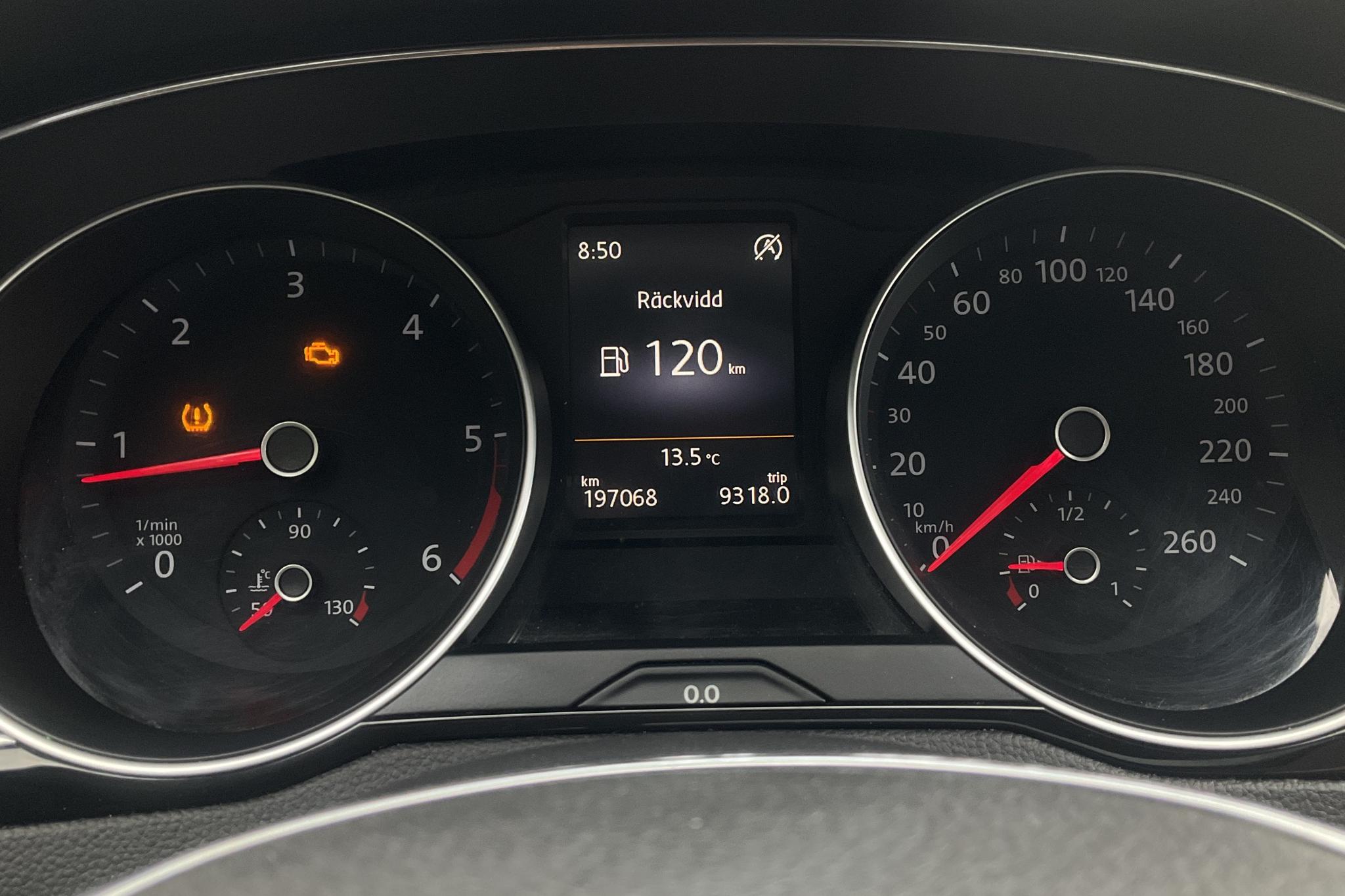 VW Passat 2.0 TDI Sportscombi 4MOTION (190hk) - 19 706 mil - Automat - silver - 2015