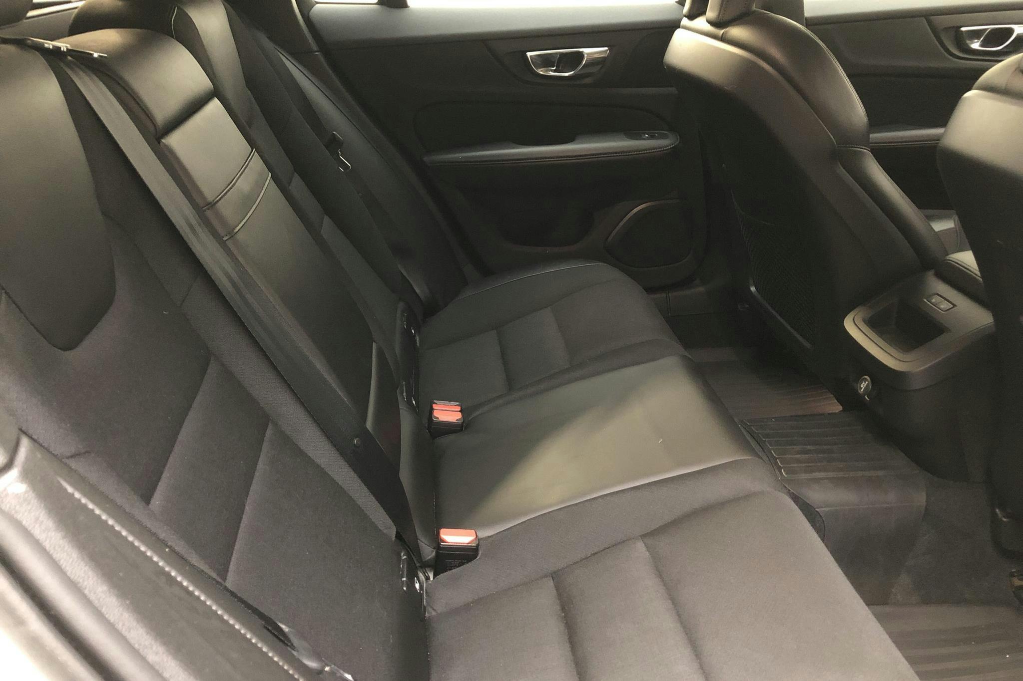 Volvo V60 D3 AWD (150hk) - 6 284 mil - Automat - vit - 2020