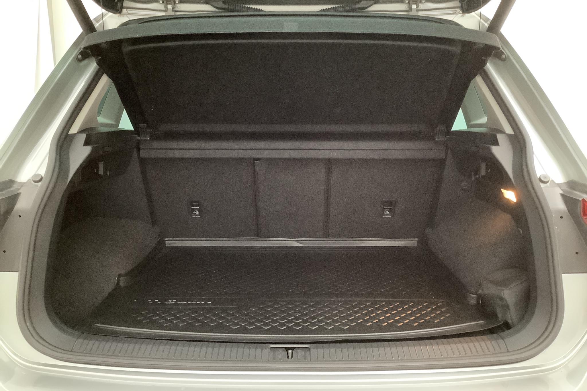 VW Tiguan 2.0 TDI 4MOTION (190hk) - 97 450 km - Automatic - silver - 2018