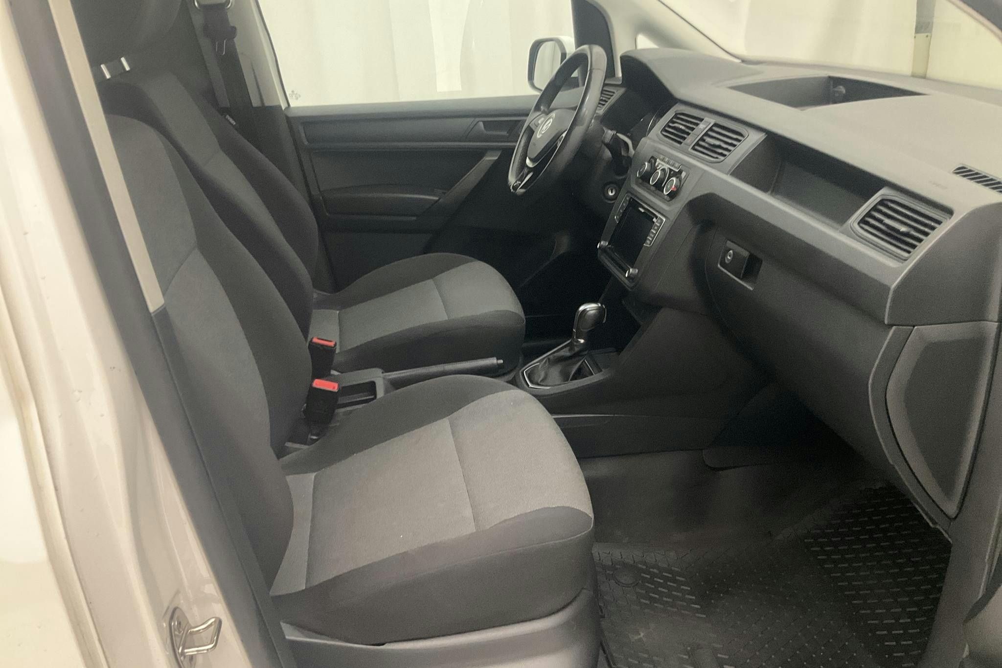 VW Caddy 2.0 TDI Skåp (102hk) - 7 763 mil - Automat - vit - 2020