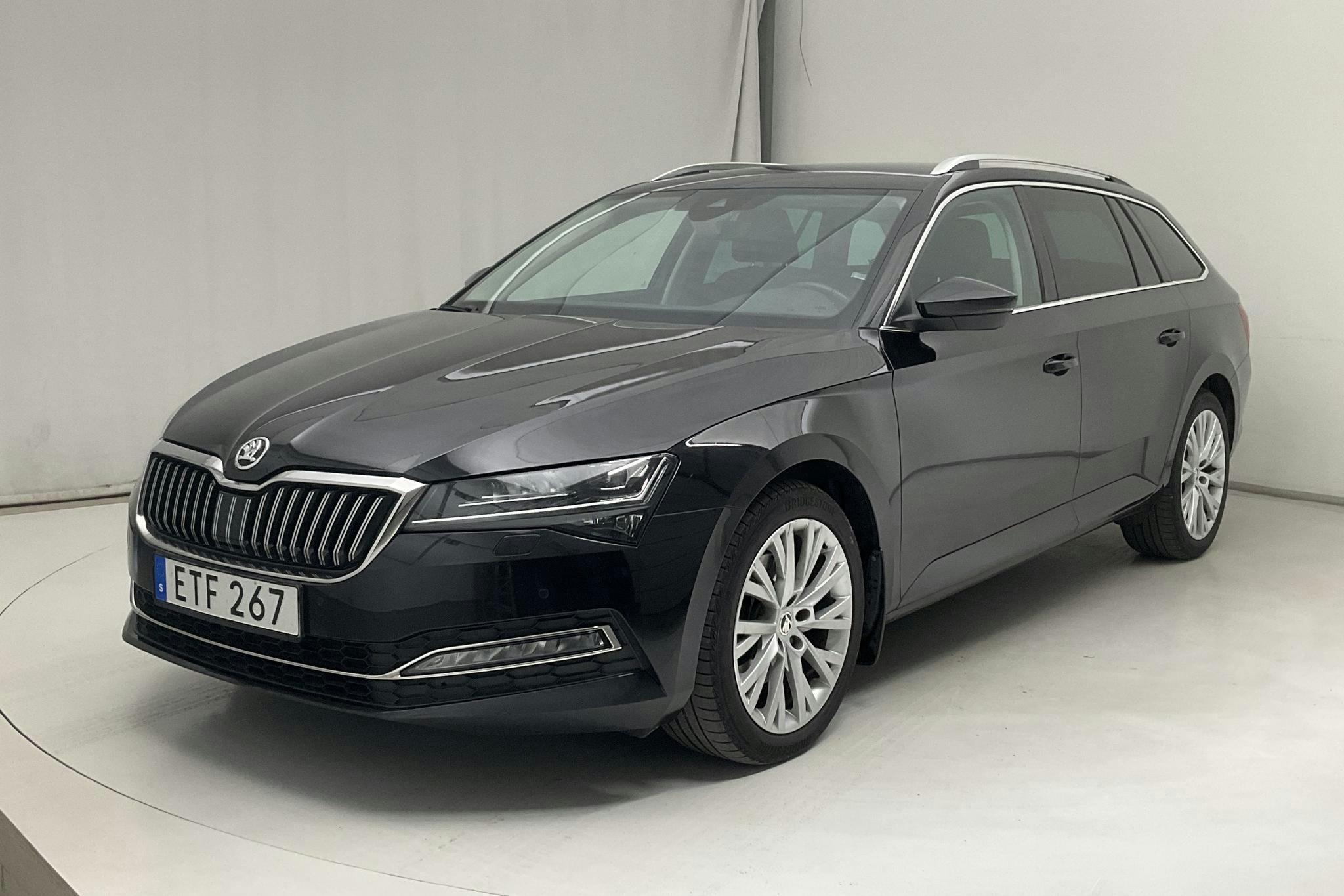 Skoda Superb 2.0 TDI 4x4 Kombi (190hk) - 8 102 mil - Automat - svart - 2021