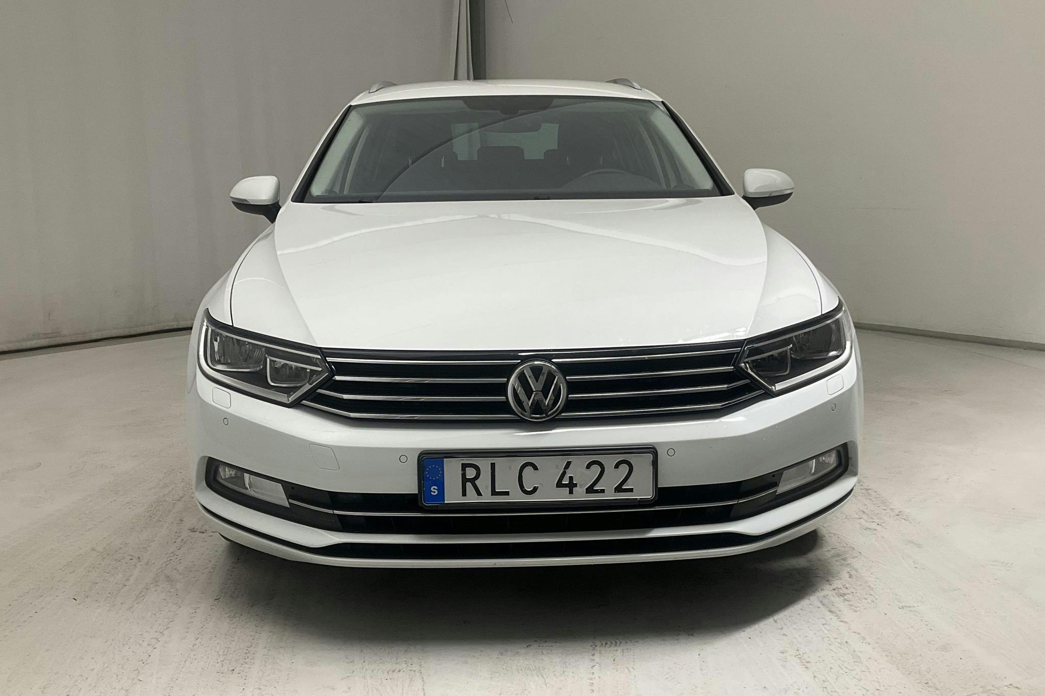 VW Passat 1.4 TSI Sportscombi (150hk) - 6 425 mil - Manuell - vit - 2018