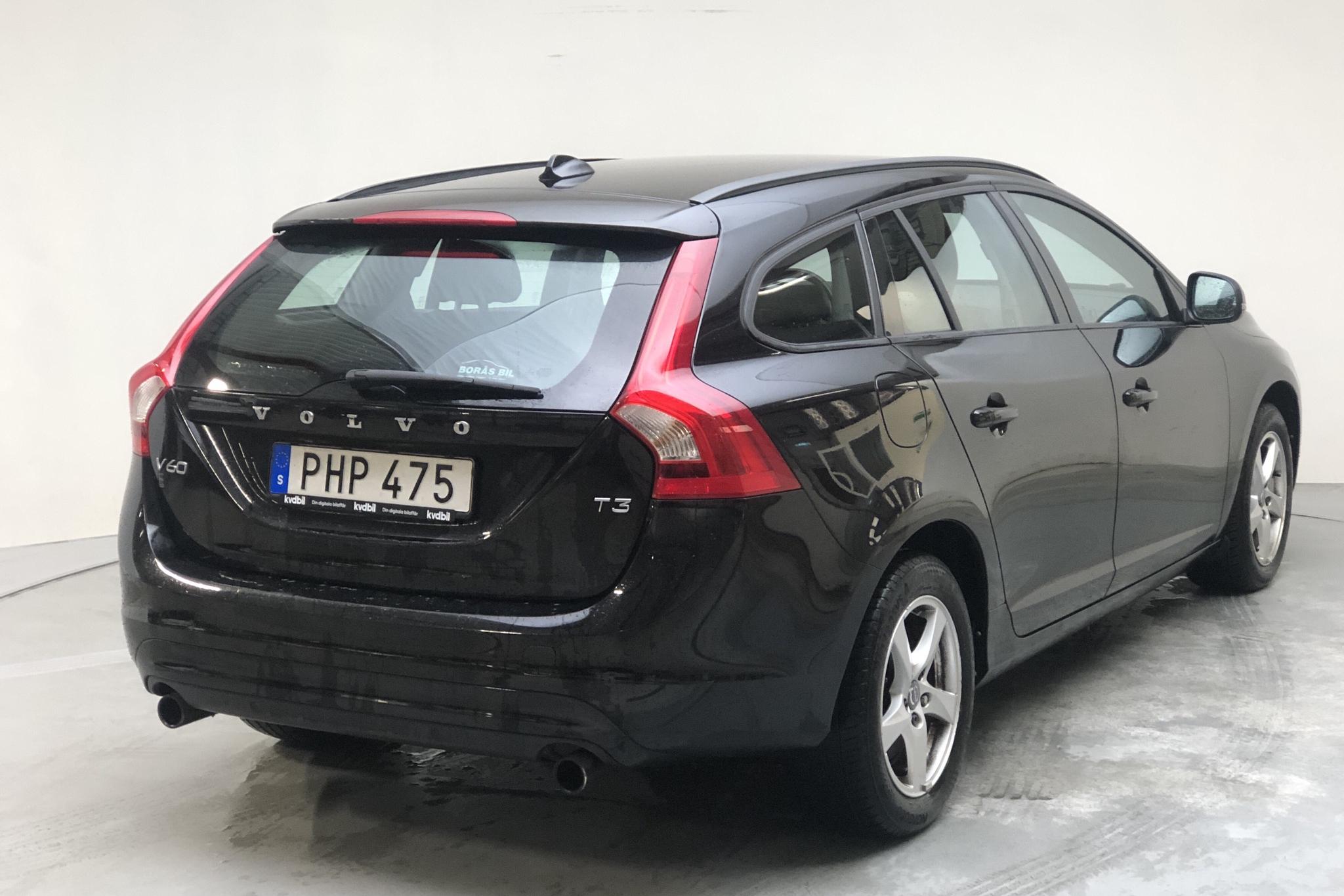 Volvo V60 T3 (152hk) - 118 500 km - Manual - black - 2017