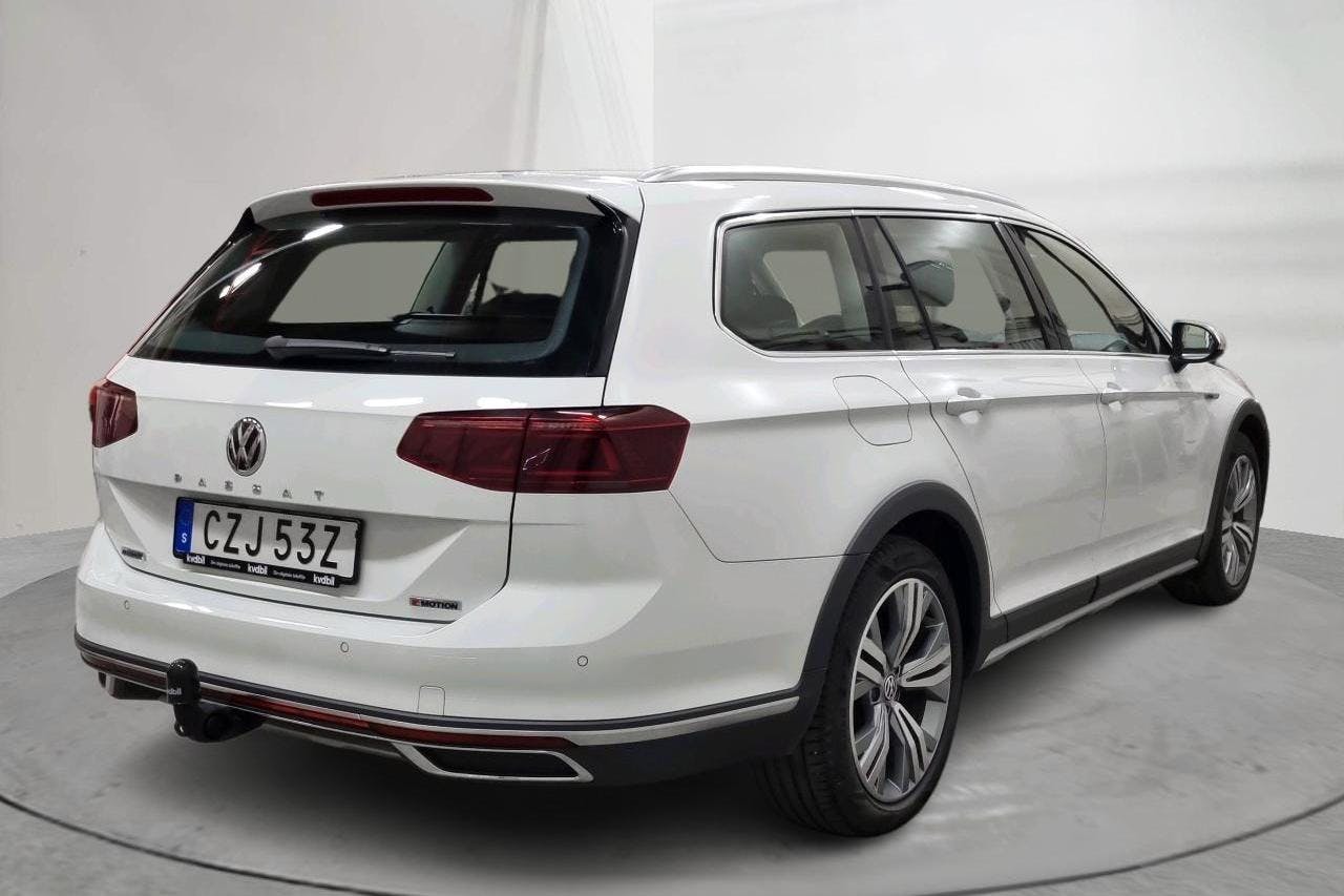 VW Passat Alltrack 2.0 TDI Sportscombi 4MOTION (190hk) - 4 217 mil - Automat - vit - 2020