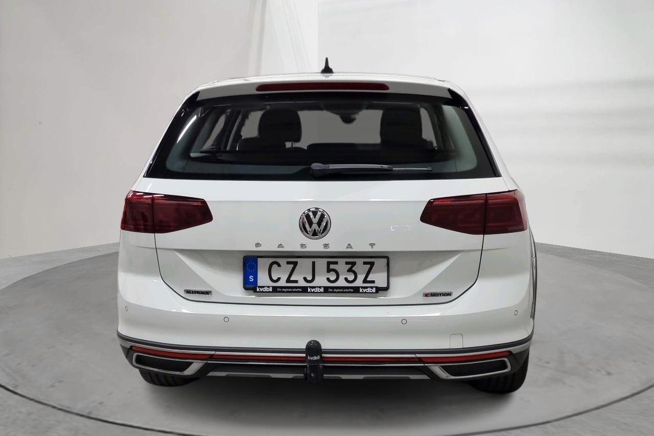 VW Passat Alltrack 2.0 TDI Sportscombi 4MOTION (190hk) - 4 217 mil - Automat - vit - 2020