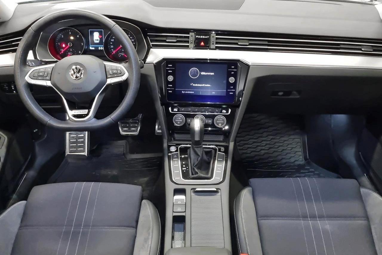 VW Passat Alltrack 2.0 TDI Sportscombi 4MOTION (190hk) - 4 652 mil - Automat - vit - 2020