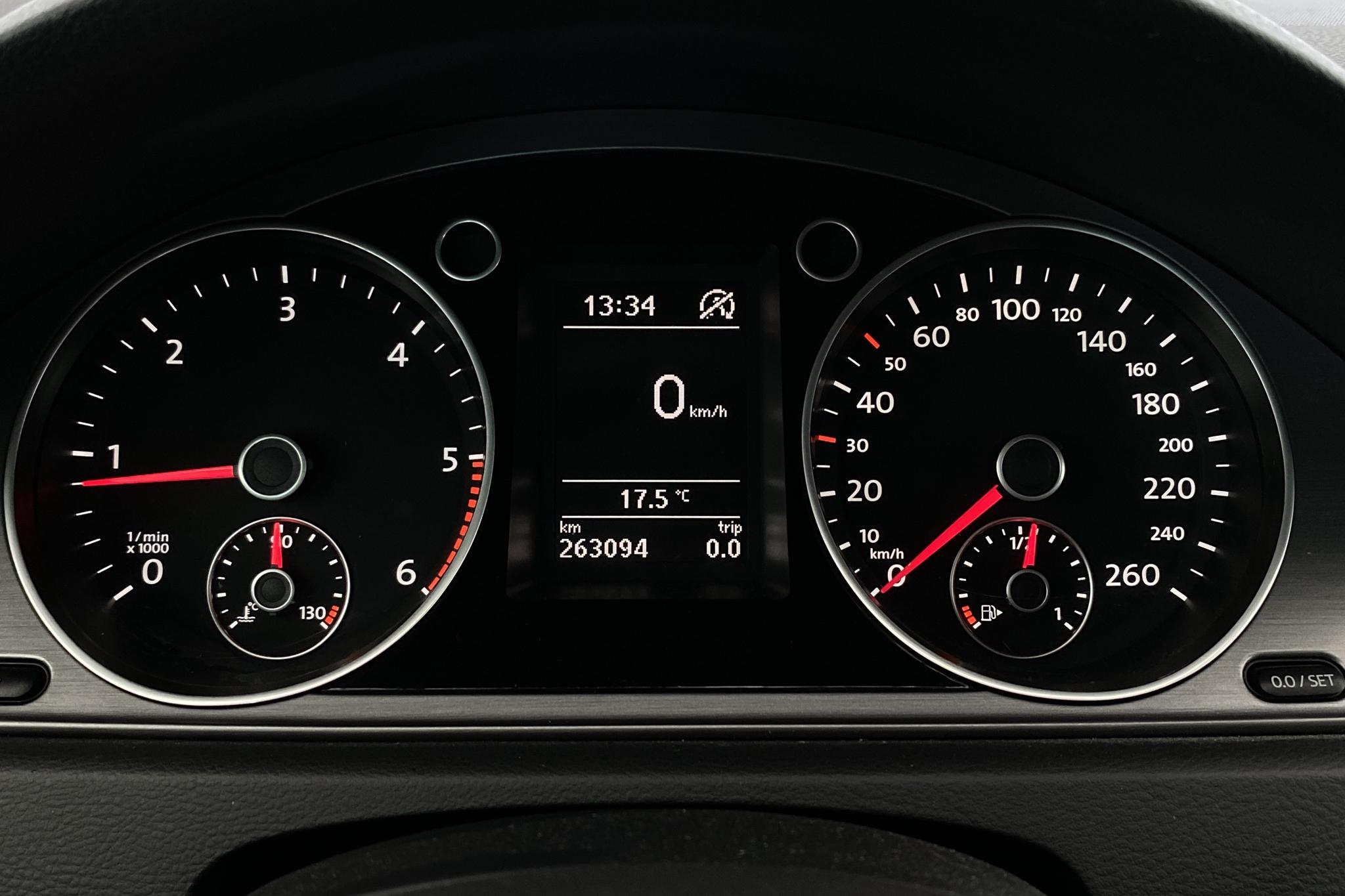 VW Passat 2.0 TDI BlueMotion Technology Variant (170hk) - 263 090 km - Automatic - white - 2012