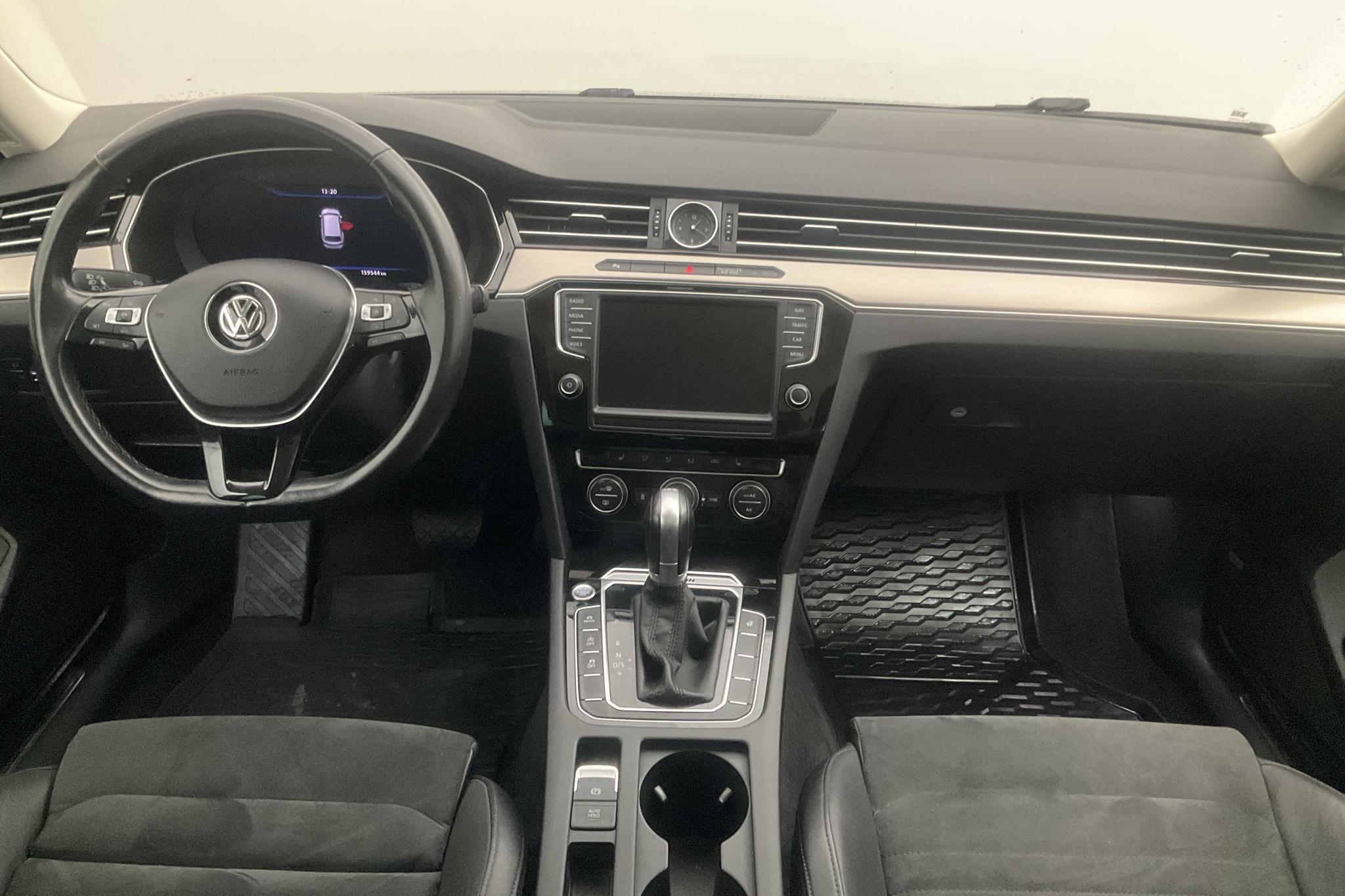 VW Passat 2.0 TDI Sportscombi 4MOTION (190hk) - 15 955 mil - Automat - silver - 2017