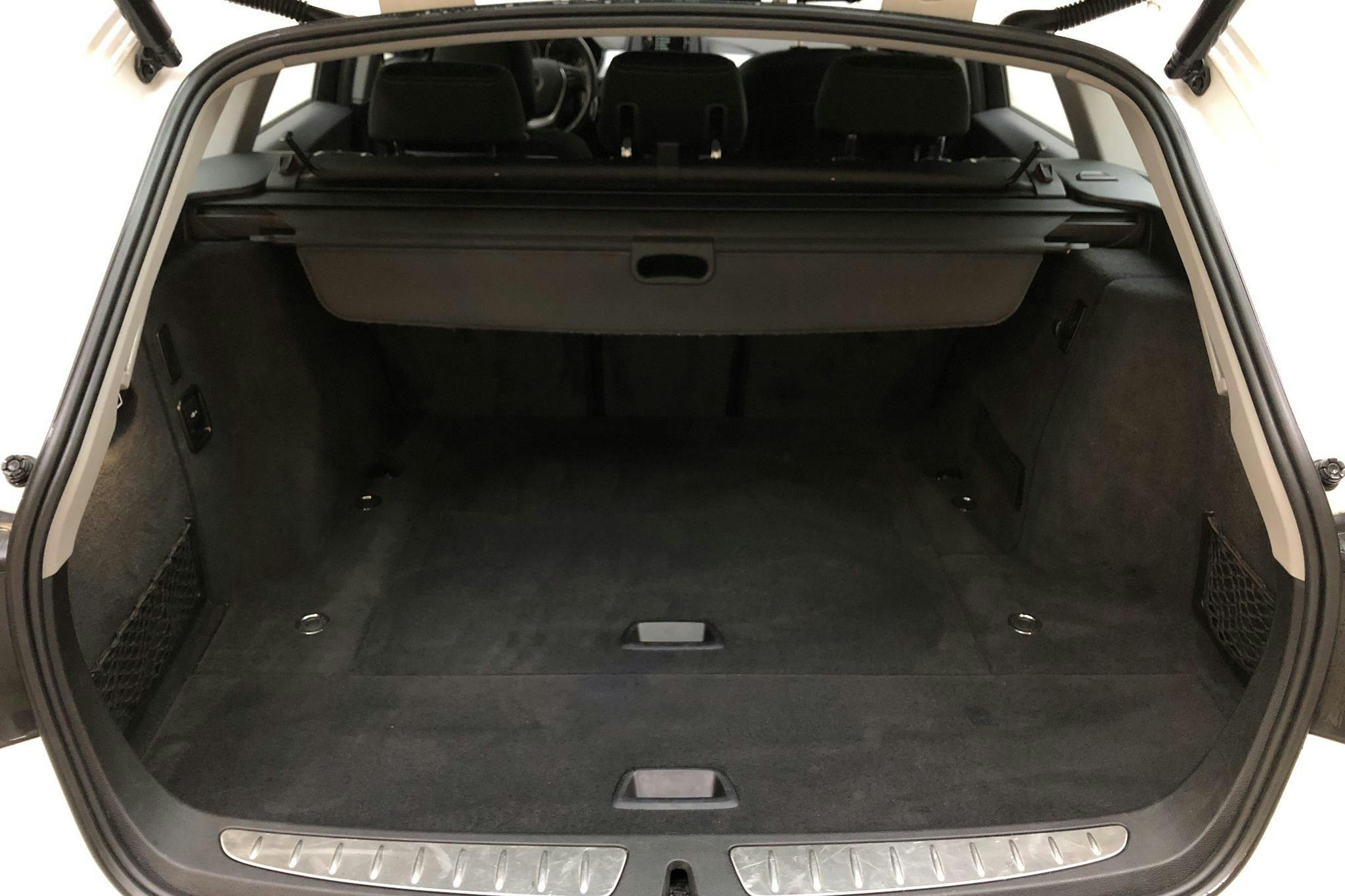 BMW 318d xDrive Touring, F31 (150hk) - 18 538 mil - Manuell - vit - 2016