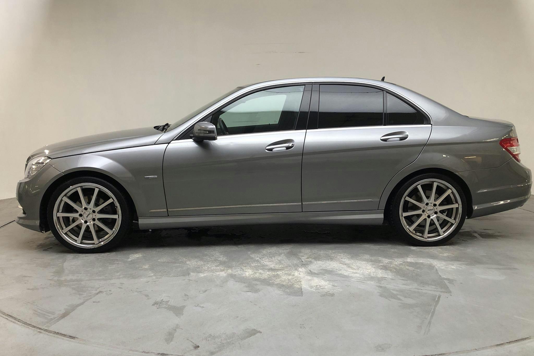 Mercedes C 250 CGI BlueEfficiency W204 (204hk) - 21 714 mil - Automat - silver - 2010