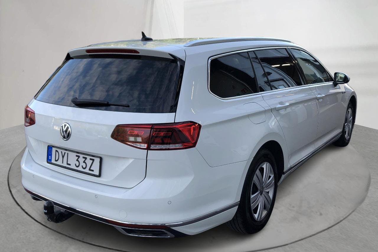 VW Passat 1.4 GTE Sportscombi (218hk) - 12 545 mil - Automat - vit - 2020