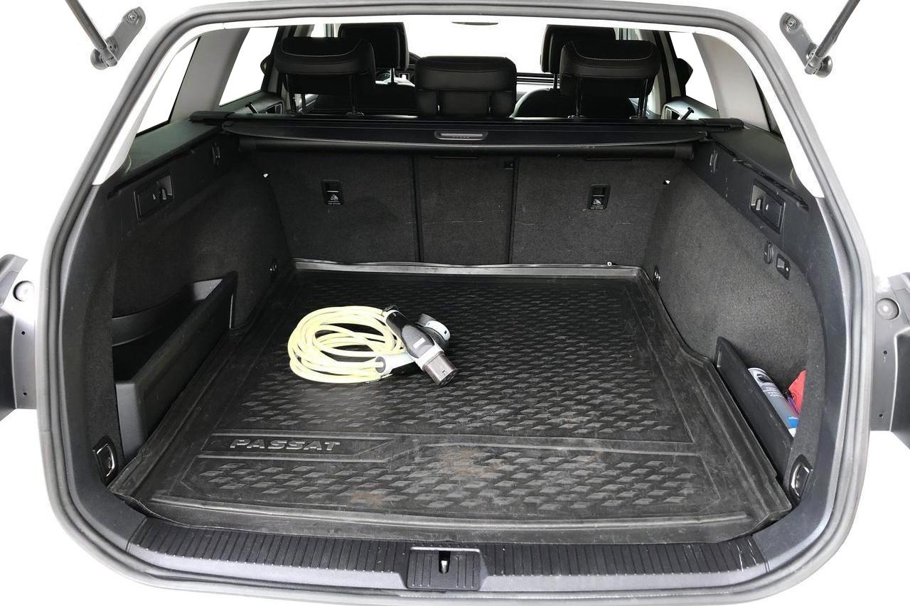 VW Passat 1.4 GTE Sportscombi (218hk) - 125 450 km - Automatic - white - 2020