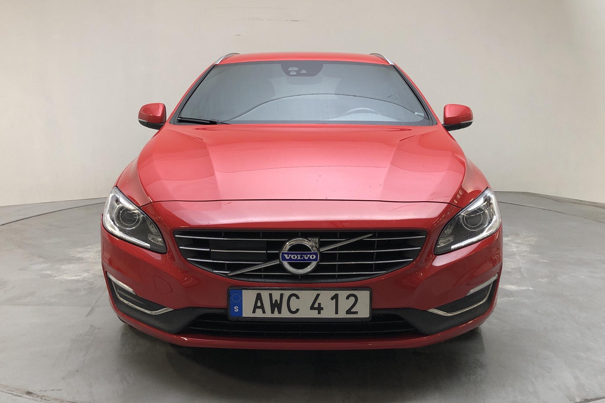 Volvo V60 D4 (190hk) - 12 792 mil - Automat - röd - 2016