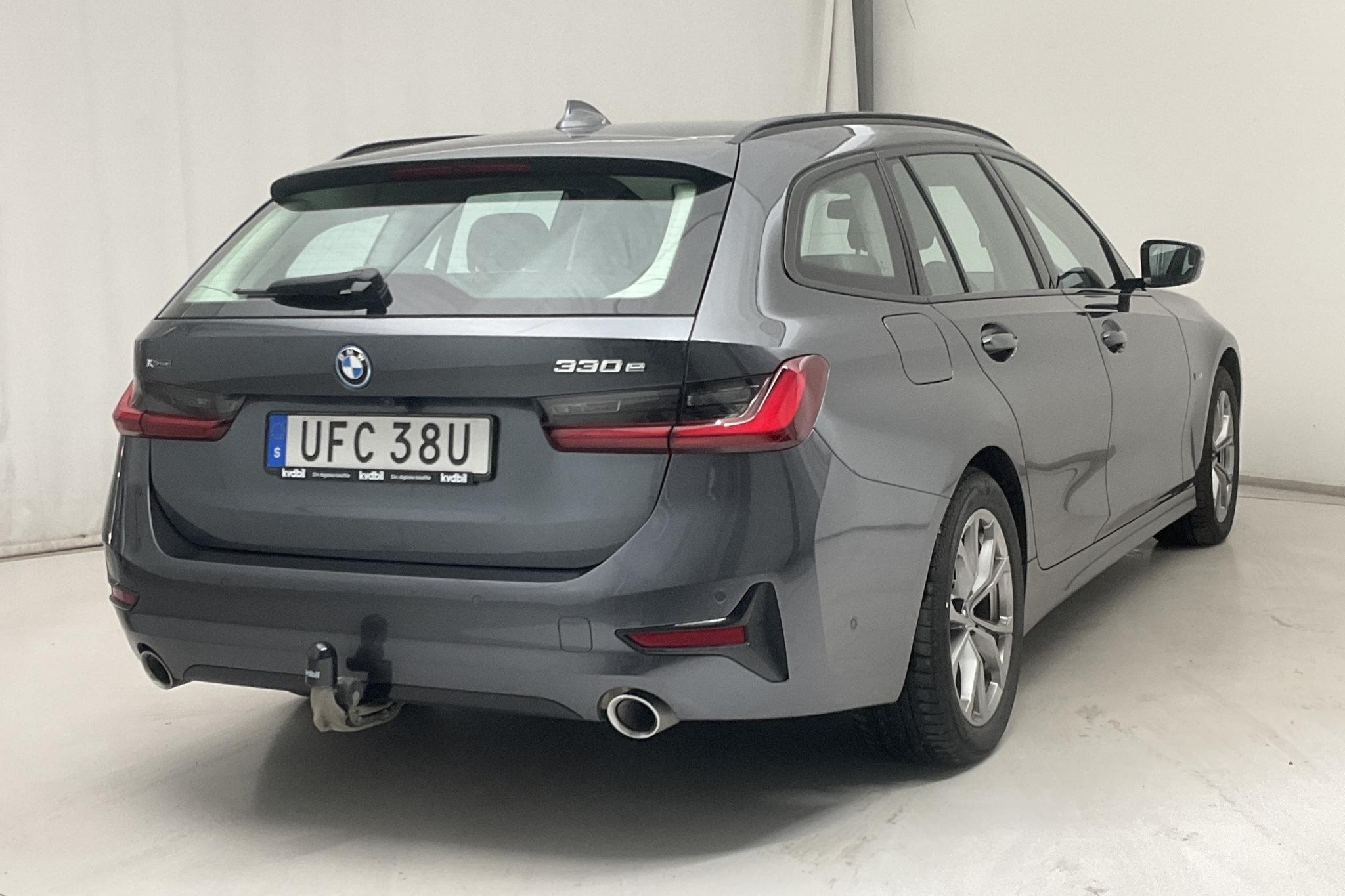 BMW 330e xDrive Touring, G21 (292hk) - 5 923 mil - Automat - grå - 2022