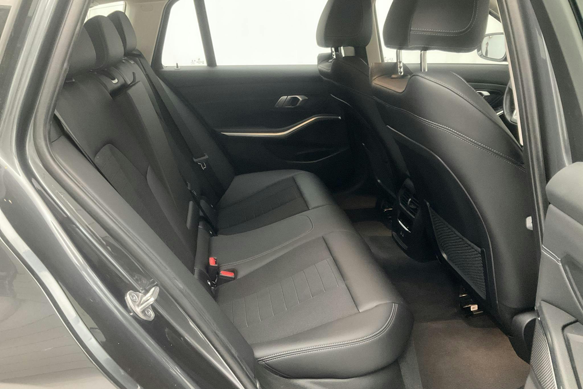 BMW 330e xDrive Touring, G21 (292hk) - 5 923 mil - Automat - grå - 2022