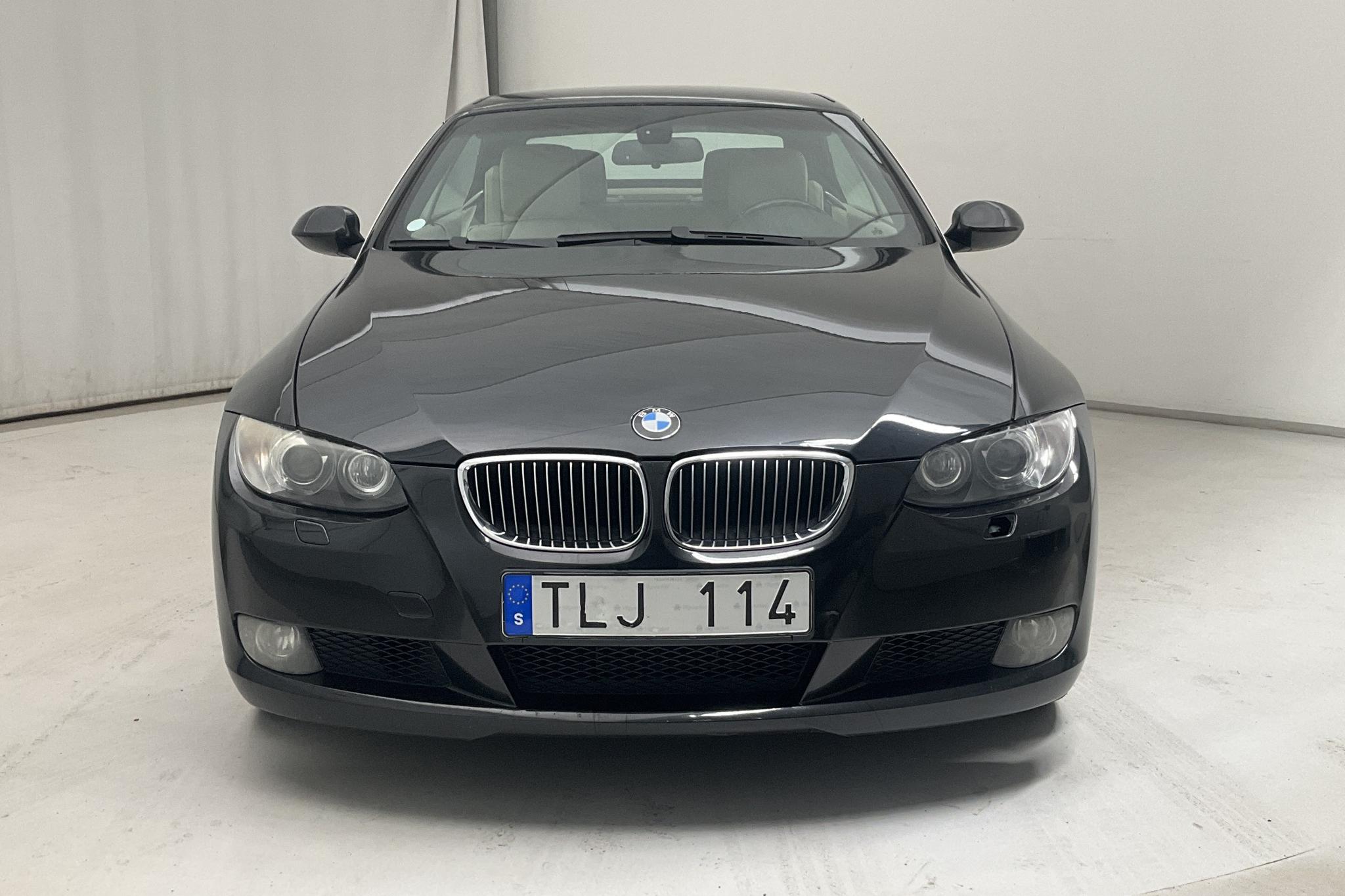 BMW 325i Cabriolet, E93 (218hk) - 13 063 mil - Manuell - svart - 2007