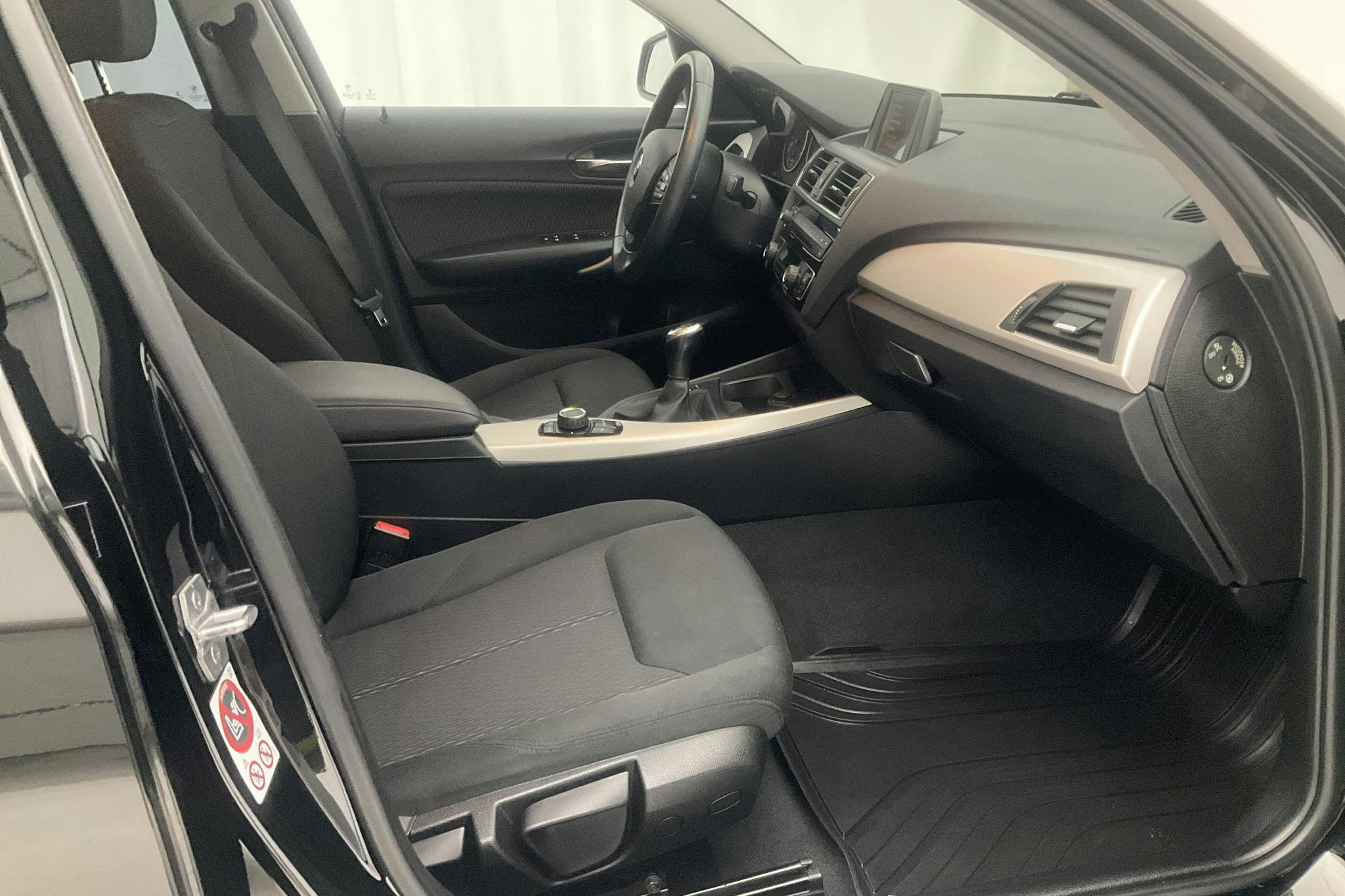 BMW 116d 5dr, F20 (116hk) - 130 770 km - Manual - black - 2016
