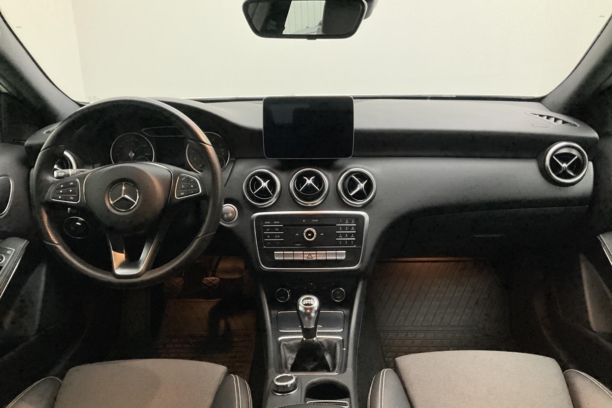 Mercedes A 180 5dr W176 (122hk) - 53 500 km - Manual - white - 2018