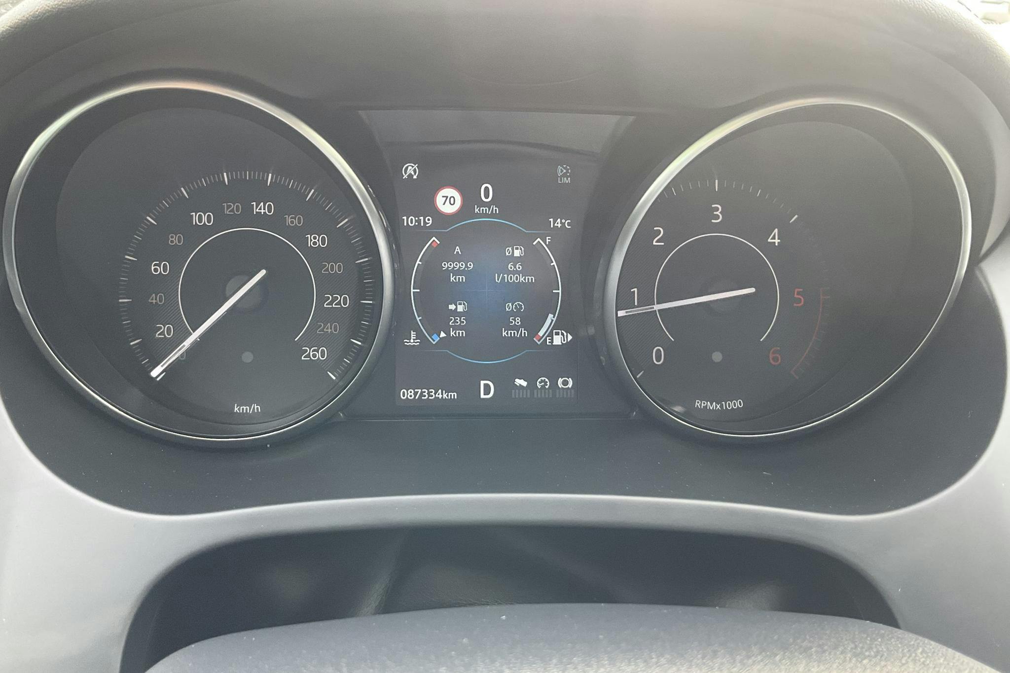 Jaguar E-Pace D150 AWD (150hk) - 8 737 mil - Automat - grå - 2019