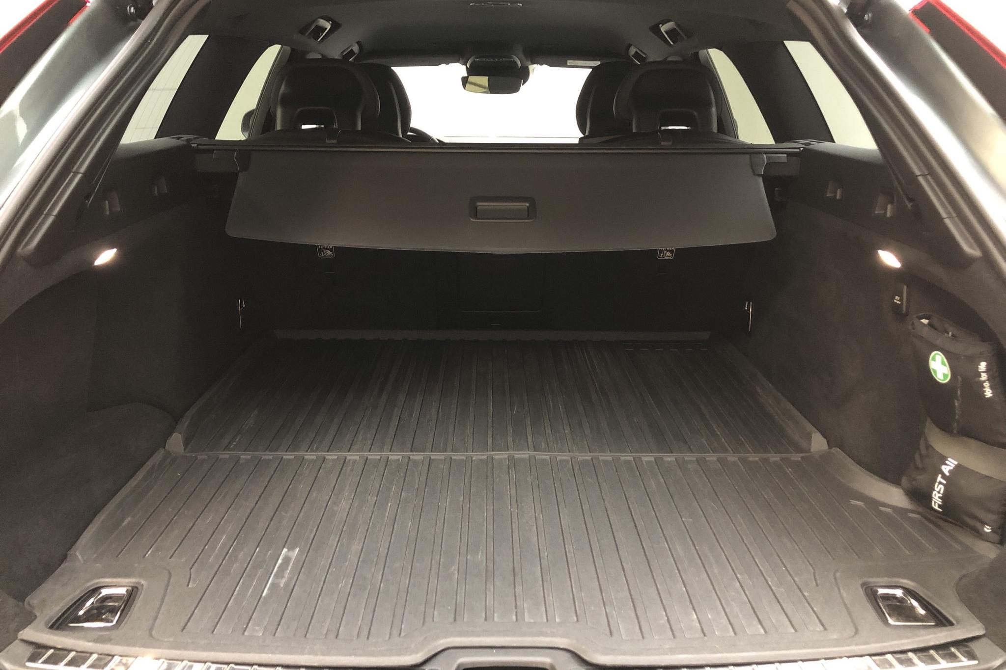Volvo V90 D4 Cross Country AWD (190hk) - 10 015 mil - Automat - grå - 2018