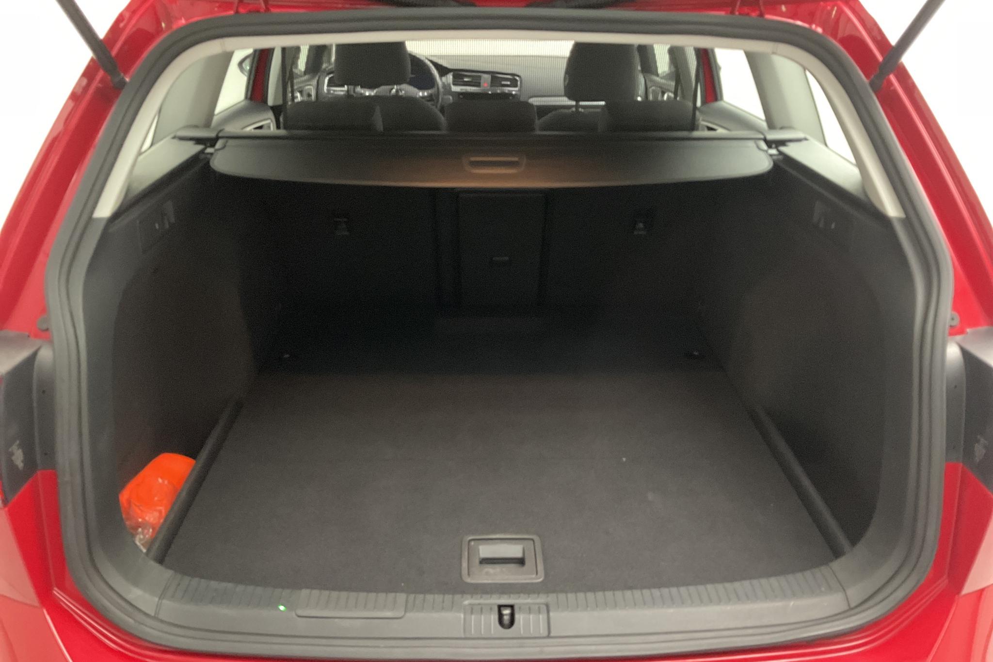 VW Golf Alltrack 2.0 TDI 4MOTION (184hk) - 83 580 km - Automatic - red - 2019