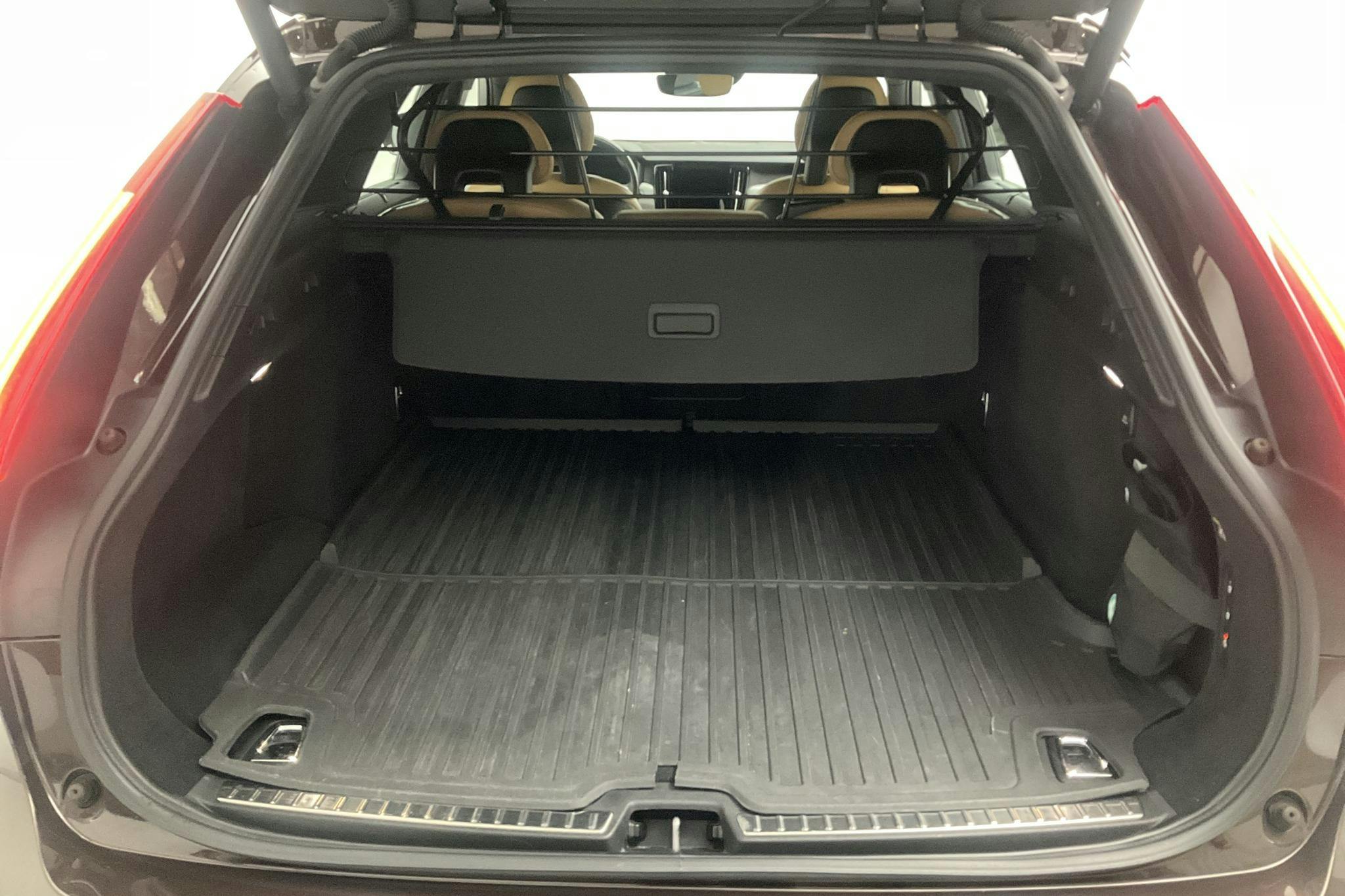 Volvo V90 D4 Cross Country AWD (190hk) - 119 800 km - Automatic - Dark Brown - 2018