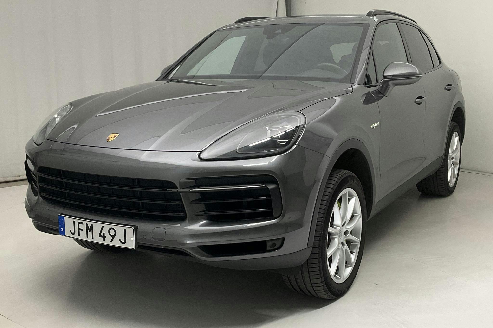 Porsche Cayenne E-hybrid (462hk)