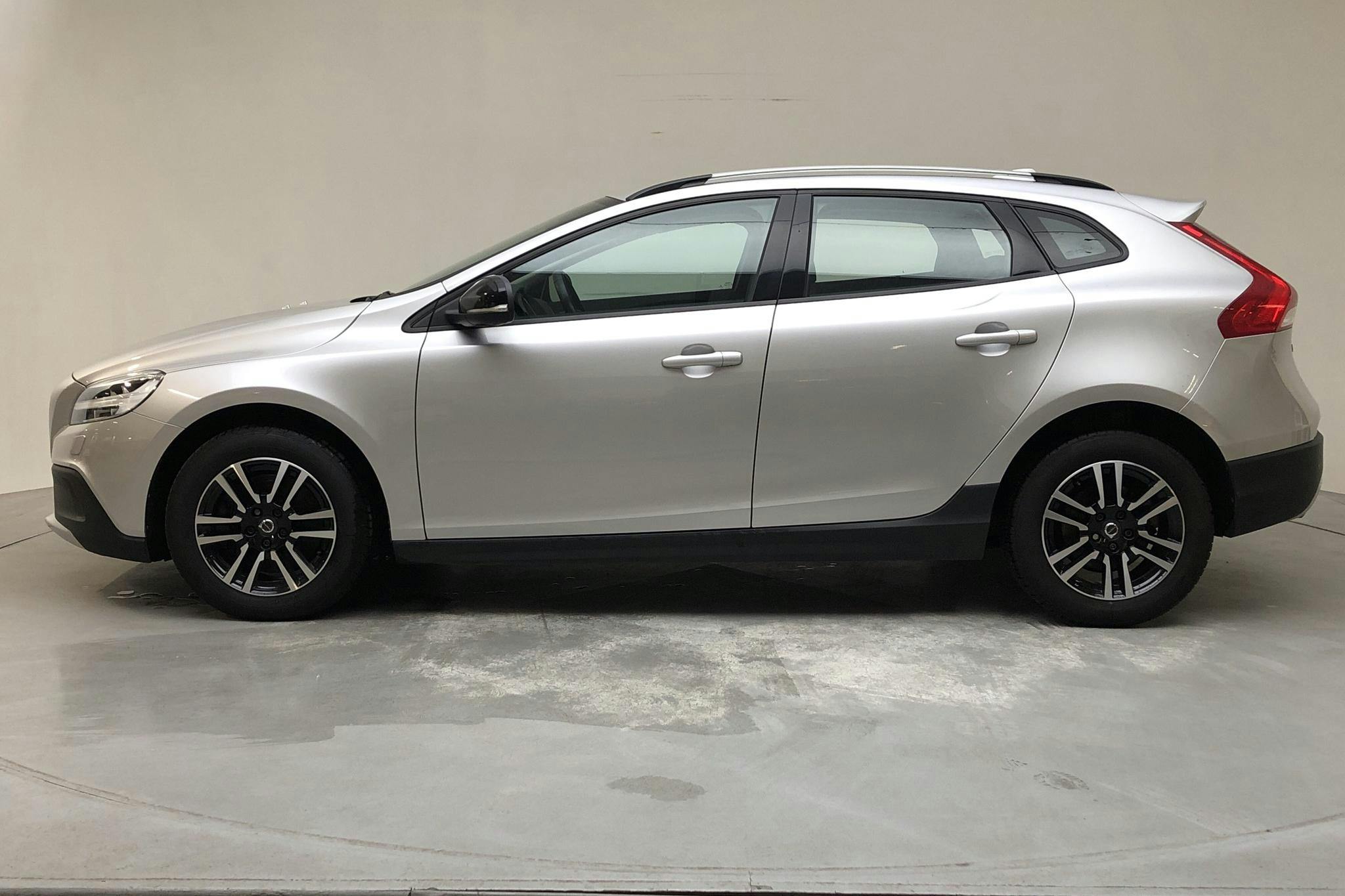 Volvo V40 Cross Country D3 (150hk) - 53 340 km - Manual - silver - 2018