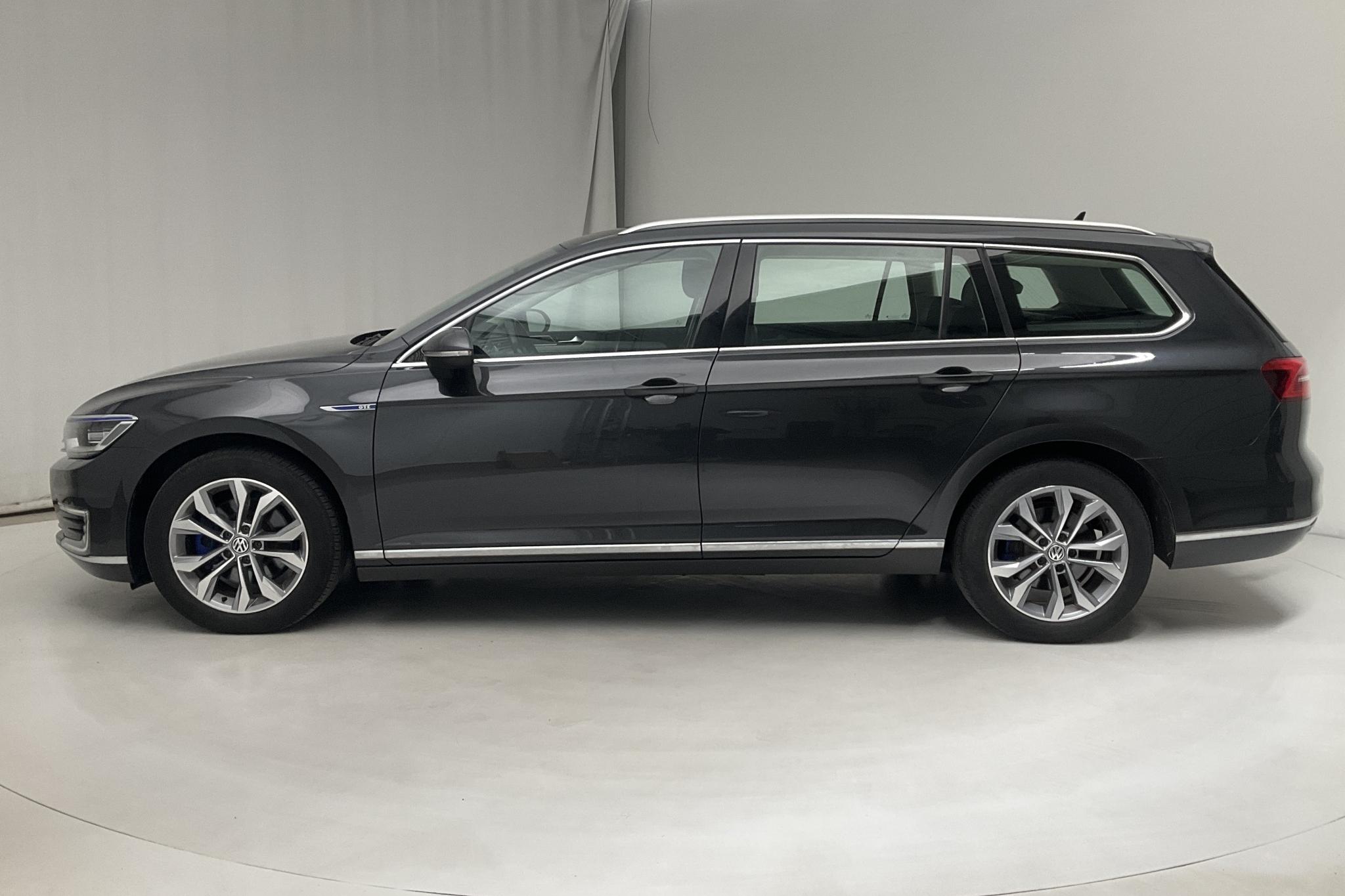VW Passat 1.4 Plug-in-Hybrid Sportscombi (218hk) - 98 340 km - Automatic - Dark Grey - 2018