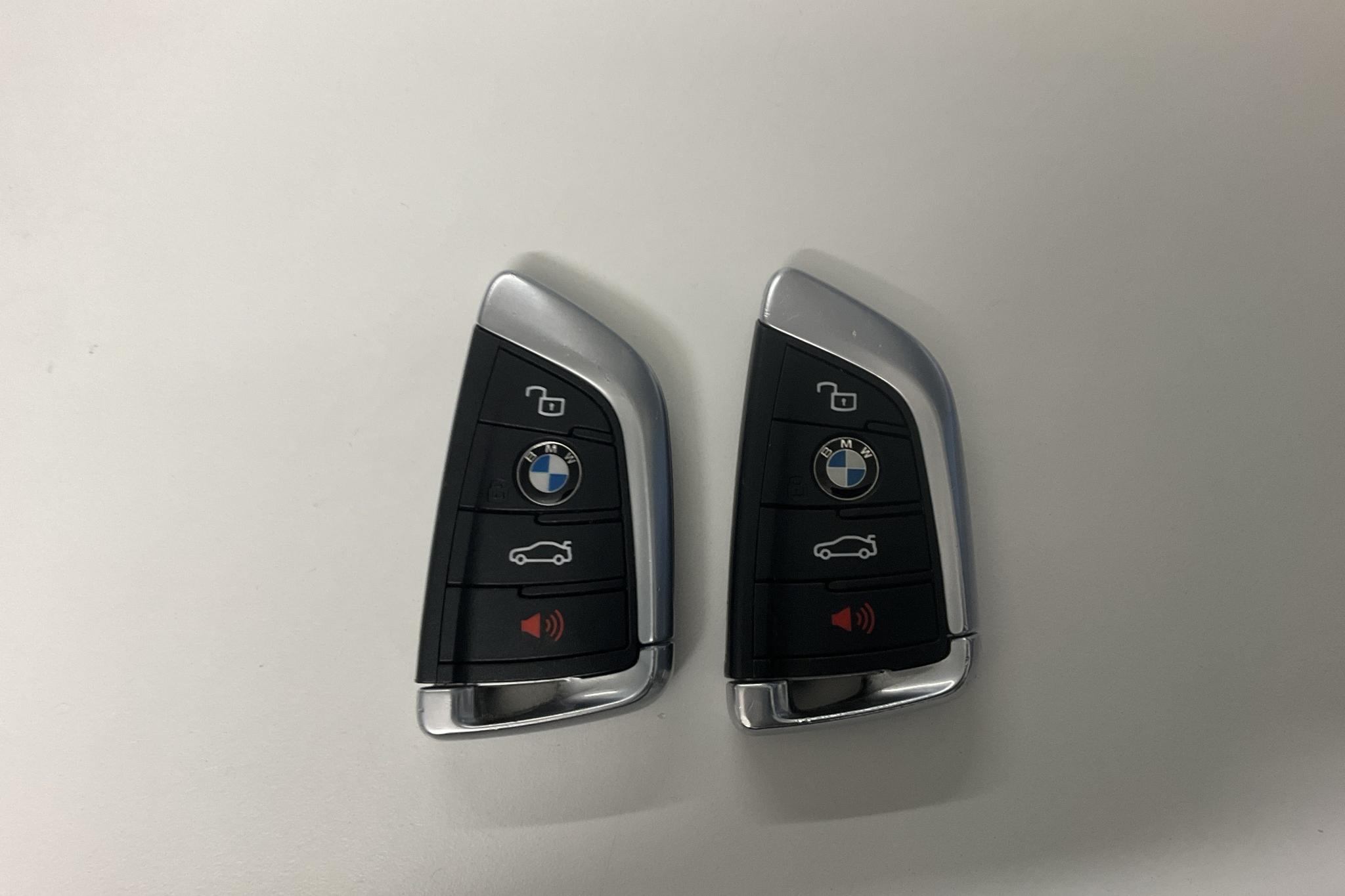 BMW 330i xDrive Sedan, G20 (258hk) - 5 133 mil - Automat - vit - 2020