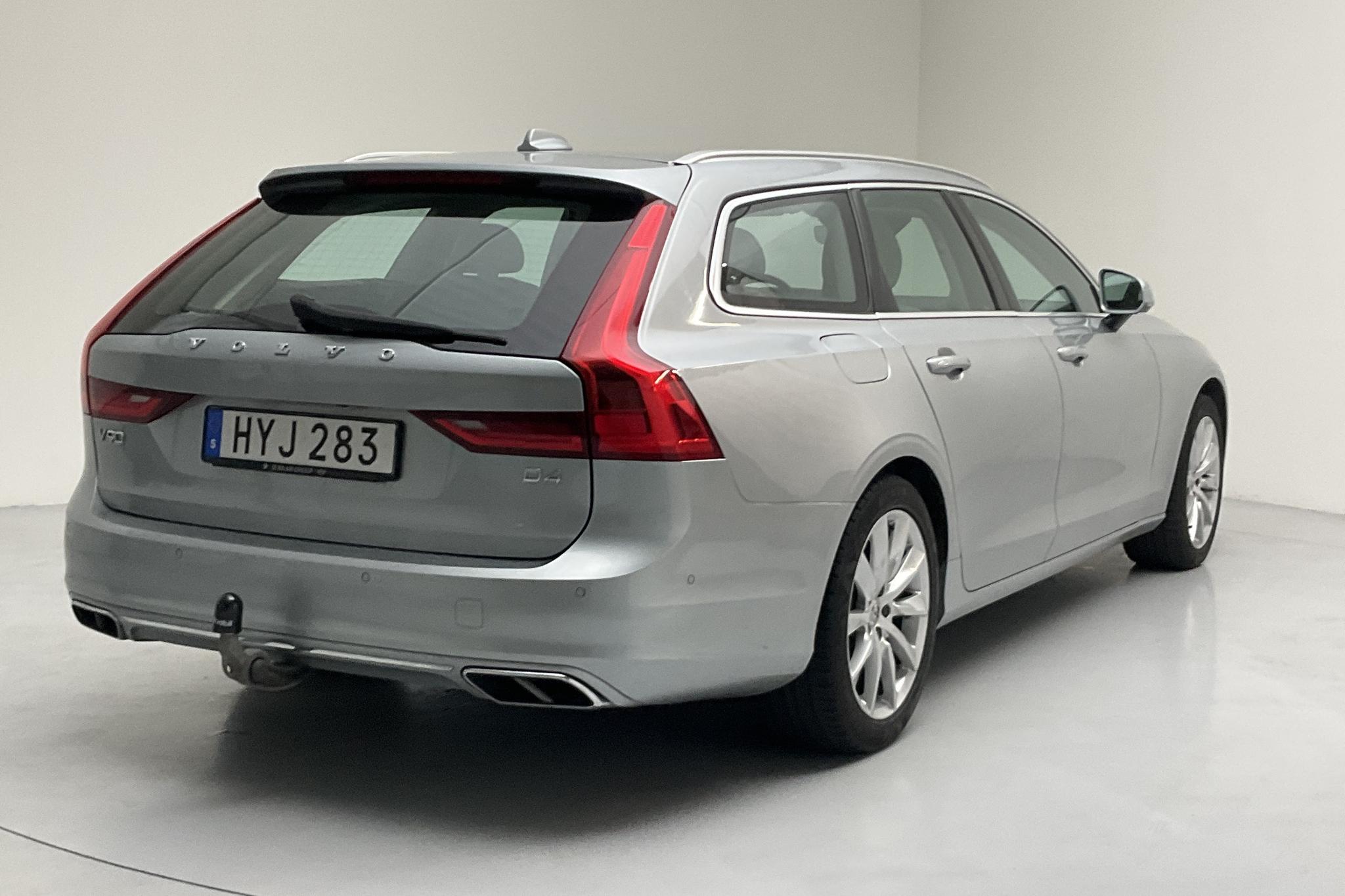 Volvo V90 D4 (190hk) - 12 856 mil - Automat - silver - 2017