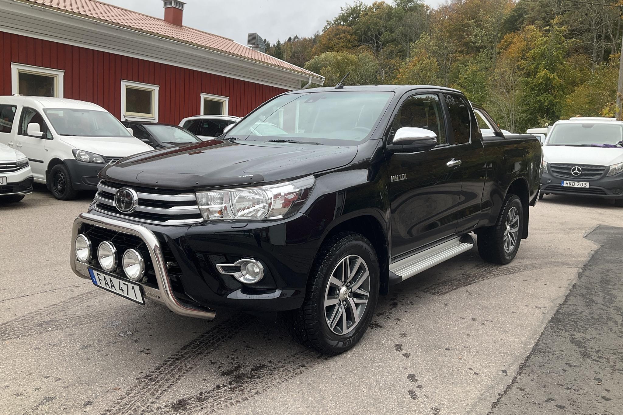 Toyota Hilux 2.4 D 4WD (150hk)