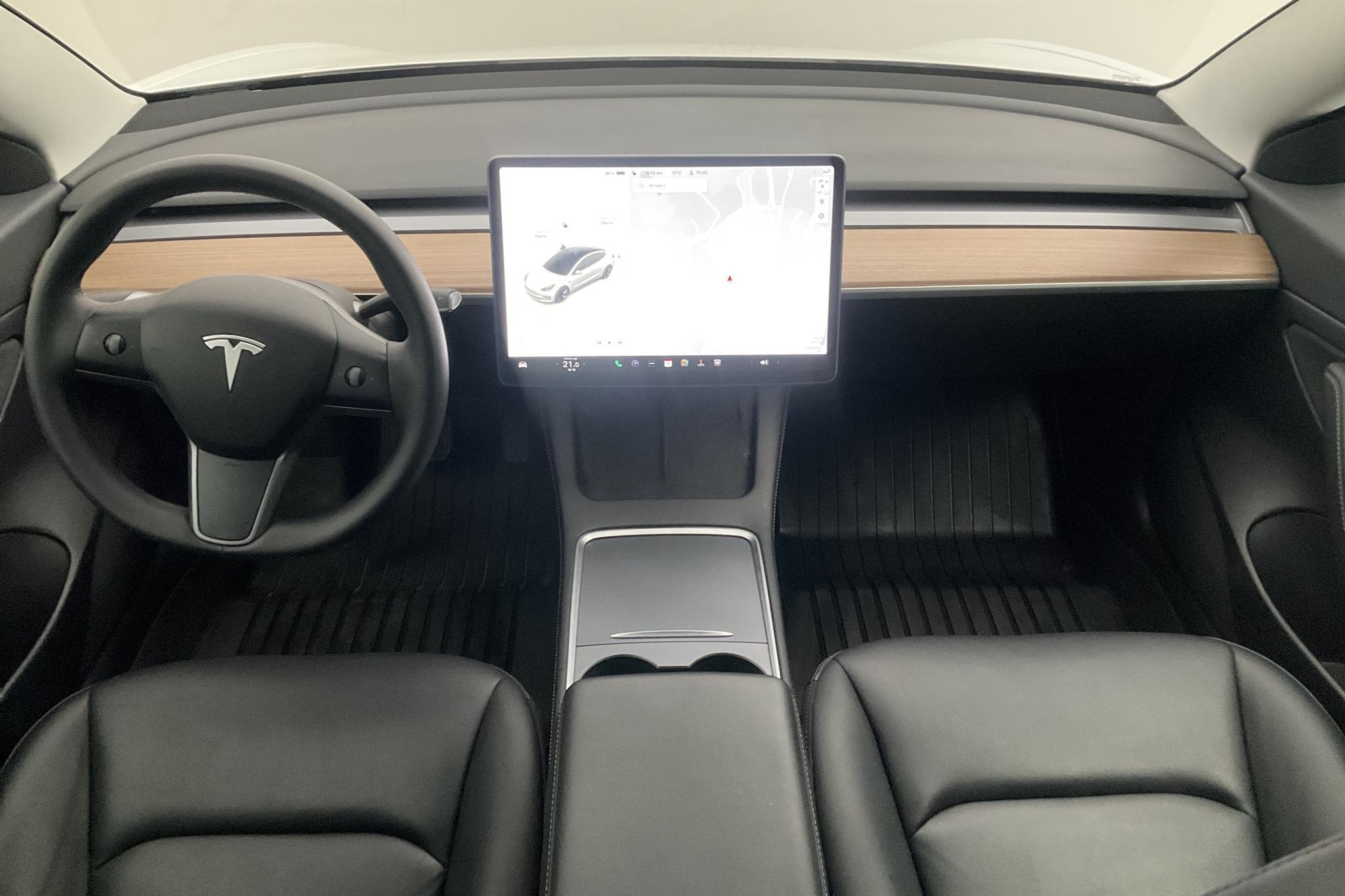 Tesla Model 3 Standard Range RWD - 6 694 mil - Automat - vit - 2021