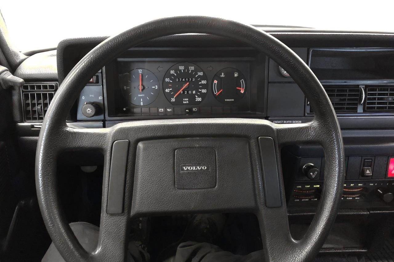 Volvo 240 GL (116hk) - 7 417 mil - Manuell - vit - 1988