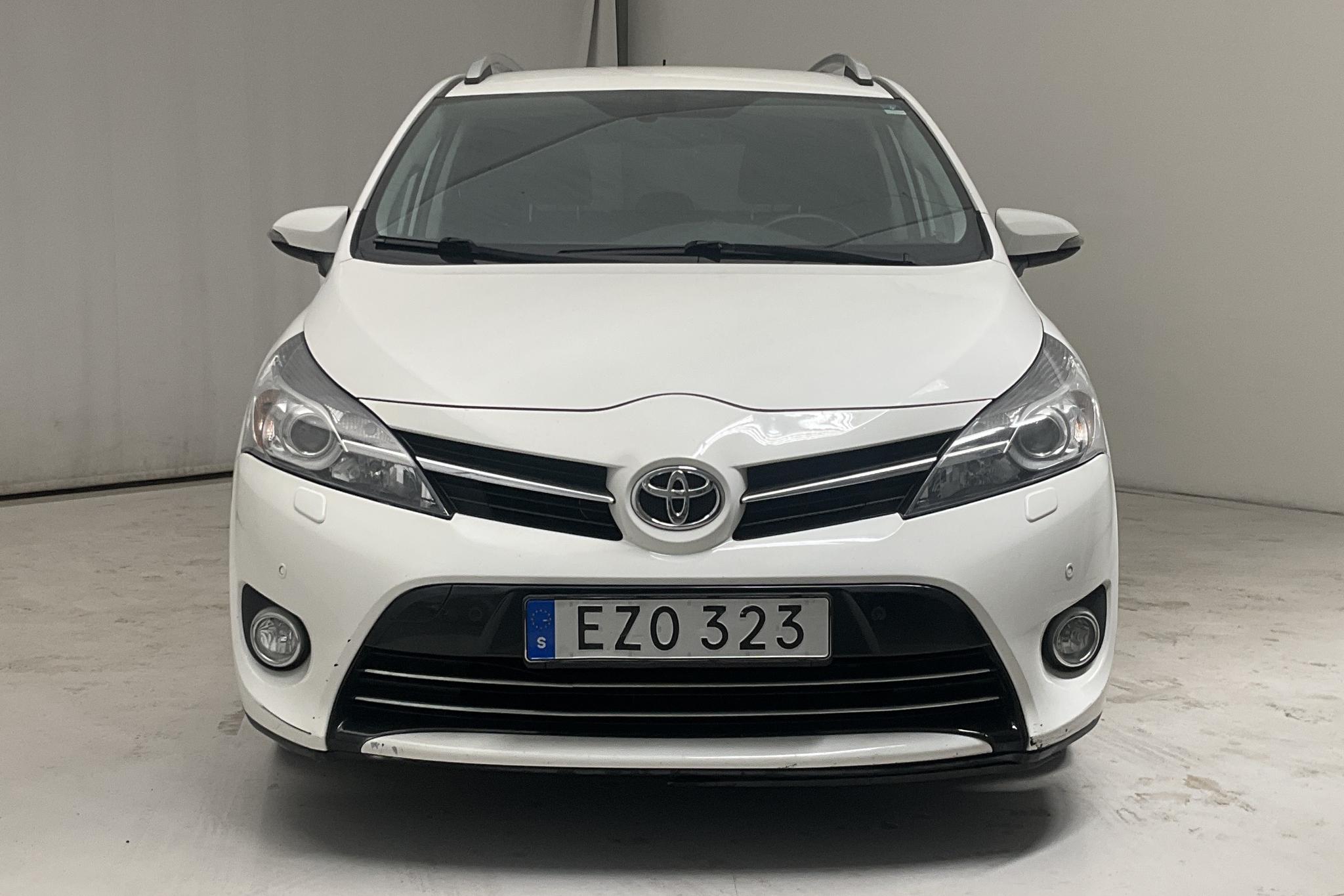 Toyota Verso VVT-i 1.8 (147hk) - 11 406 mil - Automat - vit - 2015
