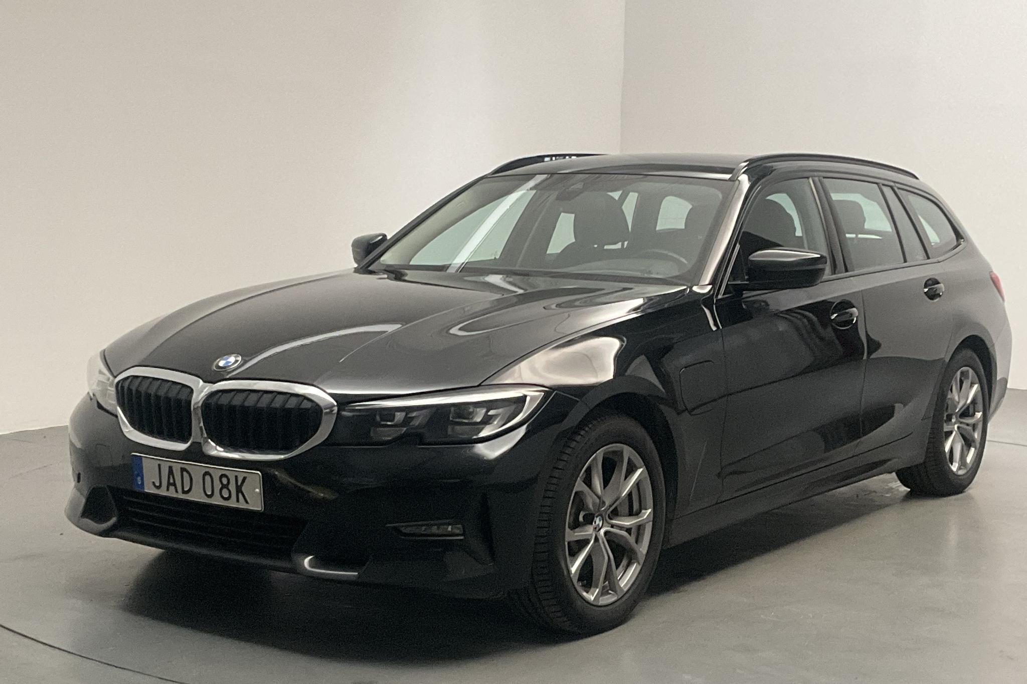 BMW 330e Touring, G21 (292hk)