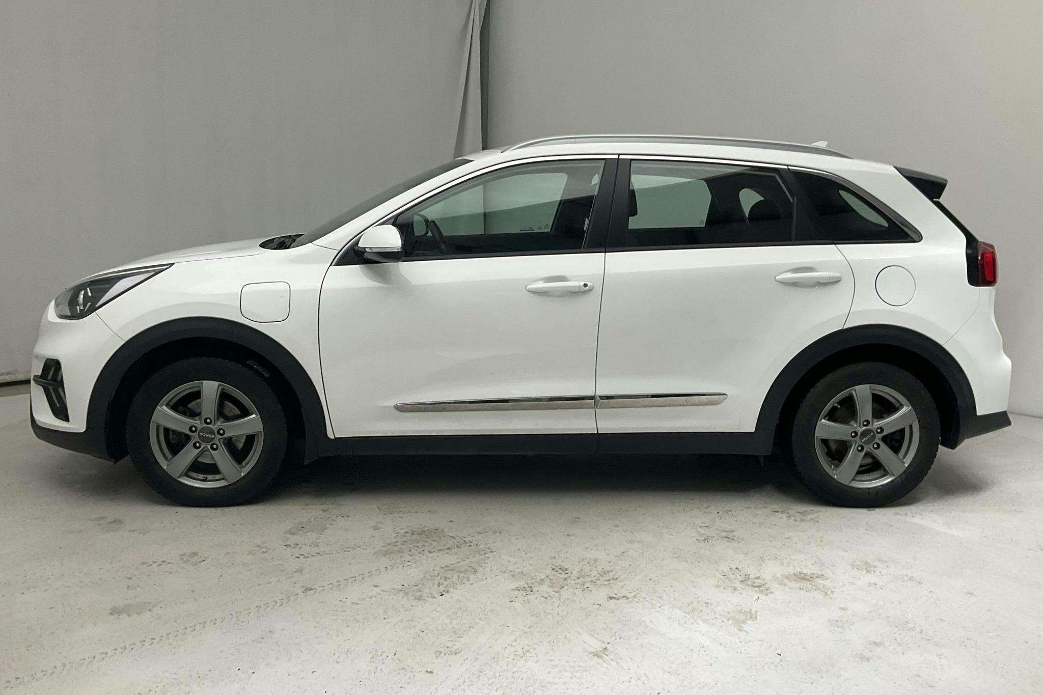 KIA Niro Plug-in Hybrid 1.6 (141hk) - 4 499 mil - Automat - vit - 2020