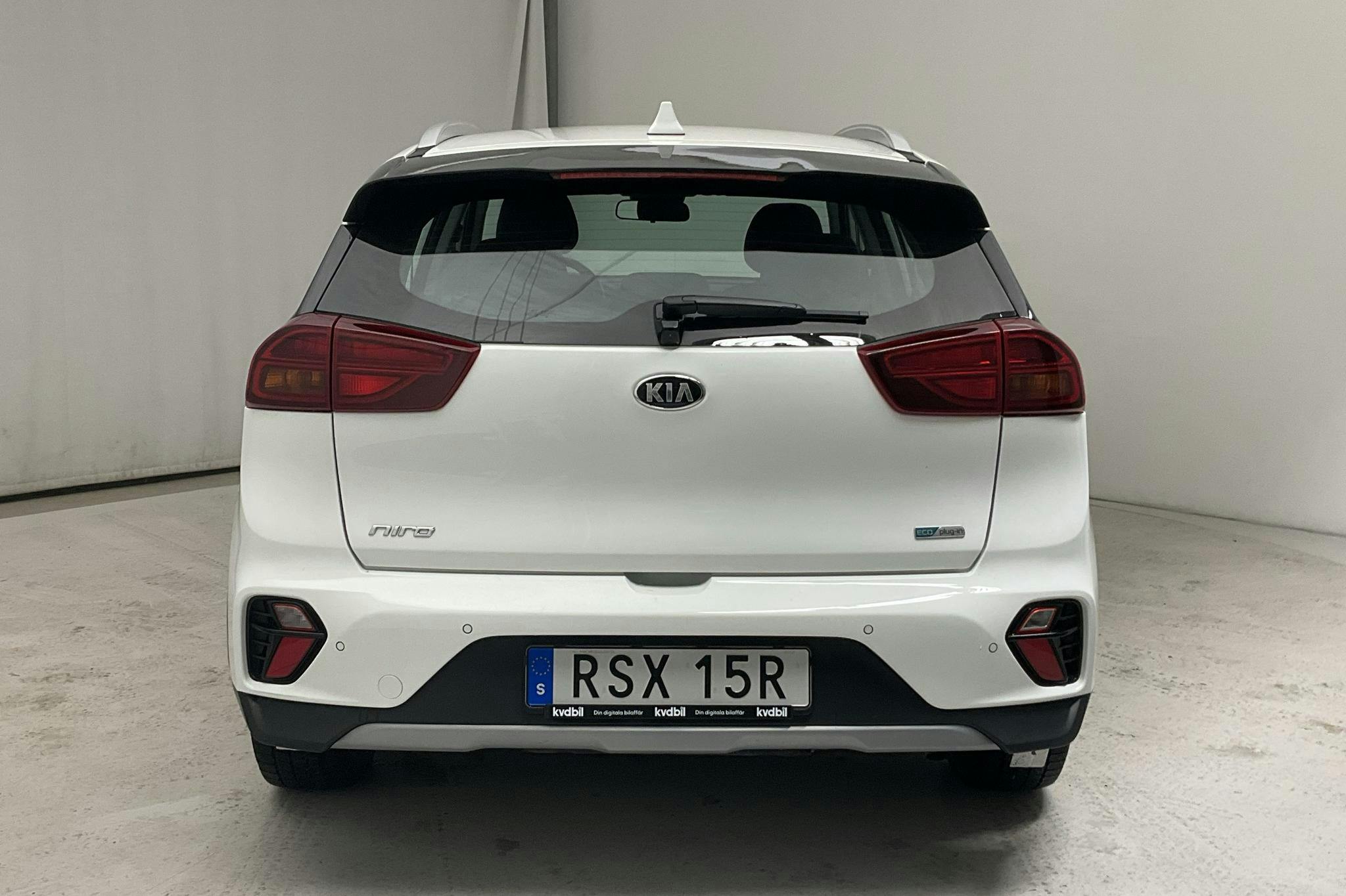 KIA Niro Plug-in Hybrid 1.6 (141hk) - 4 499 mil - Automat - vit - 2020