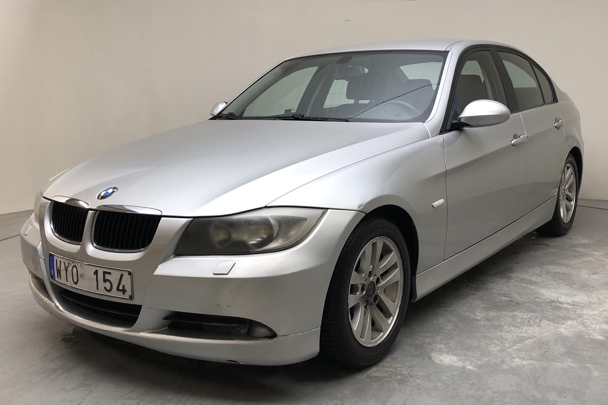 BMW 320i Sedan, E90 (150hk) - 97 500 km - Automatic - Light Grey - 2005