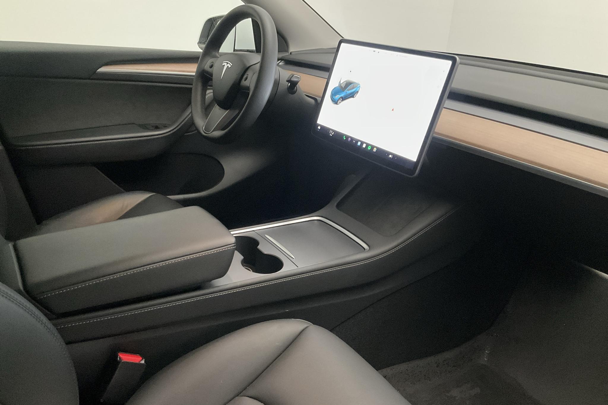 Tesla Model Y Long Range AWD - 5 455 mil - Automat - vit - 2021
