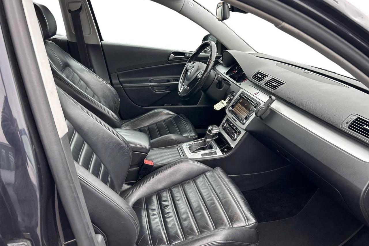 VW Passat 1.4 TSI EcoFuel Variant (150hk) - 238 730 km - Automatic - black - 2010