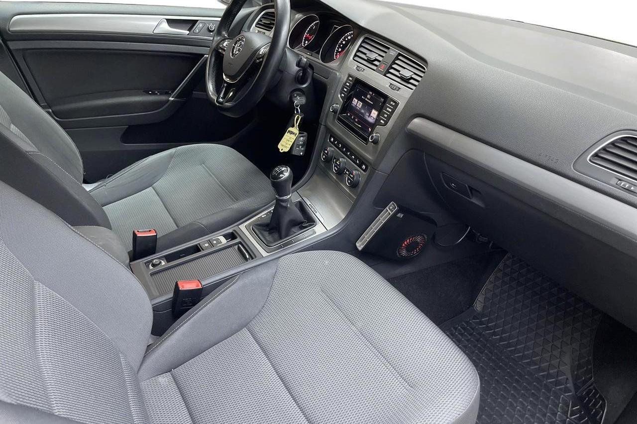 VW Golf VII 1.6 TDI BlueMotion Technology Sportscombi 4Motion (105hk) - 145 770 km - Manualna - biały - 2014