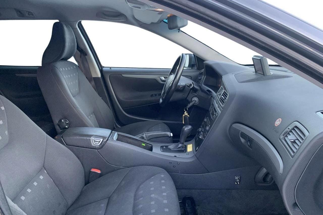 Volvo V70 T5 (260hk) - 37 237 mil - Automat - grå - 2007