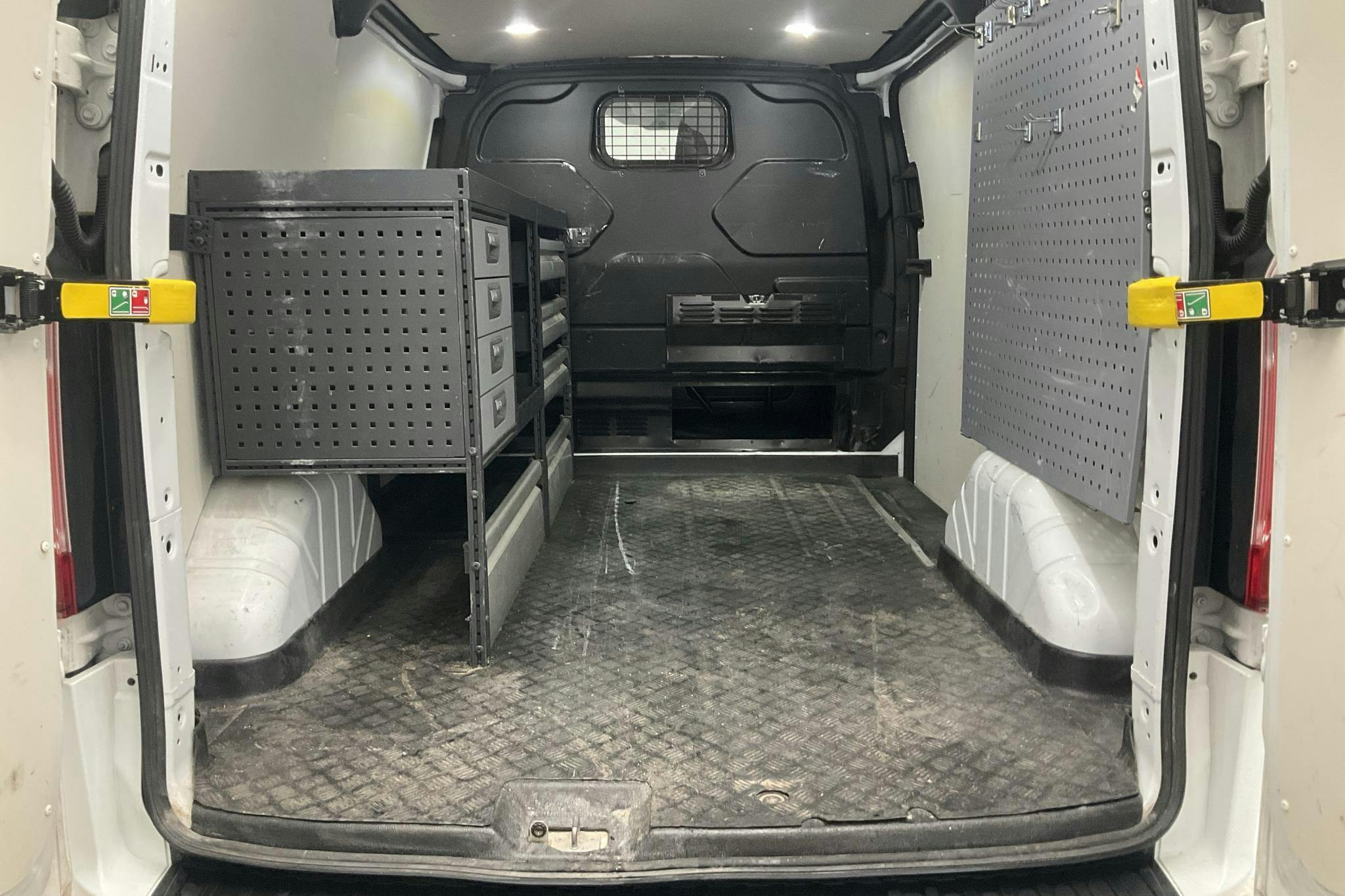 Ford Transit Custom 280 (130hk) - 7 579 mil - Automat - vit - 2018